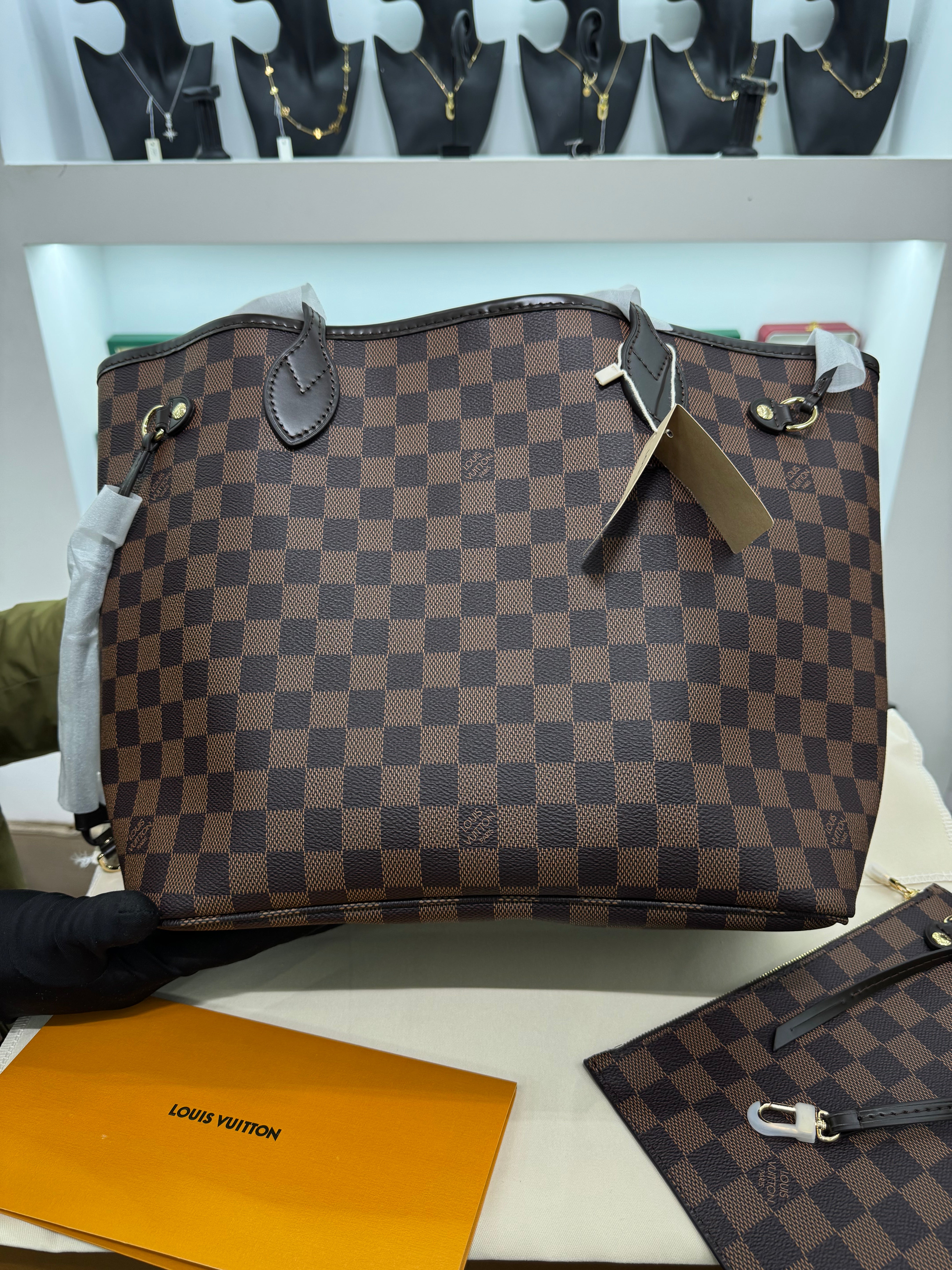 Neverfull MM – Damier Ebene Canvas