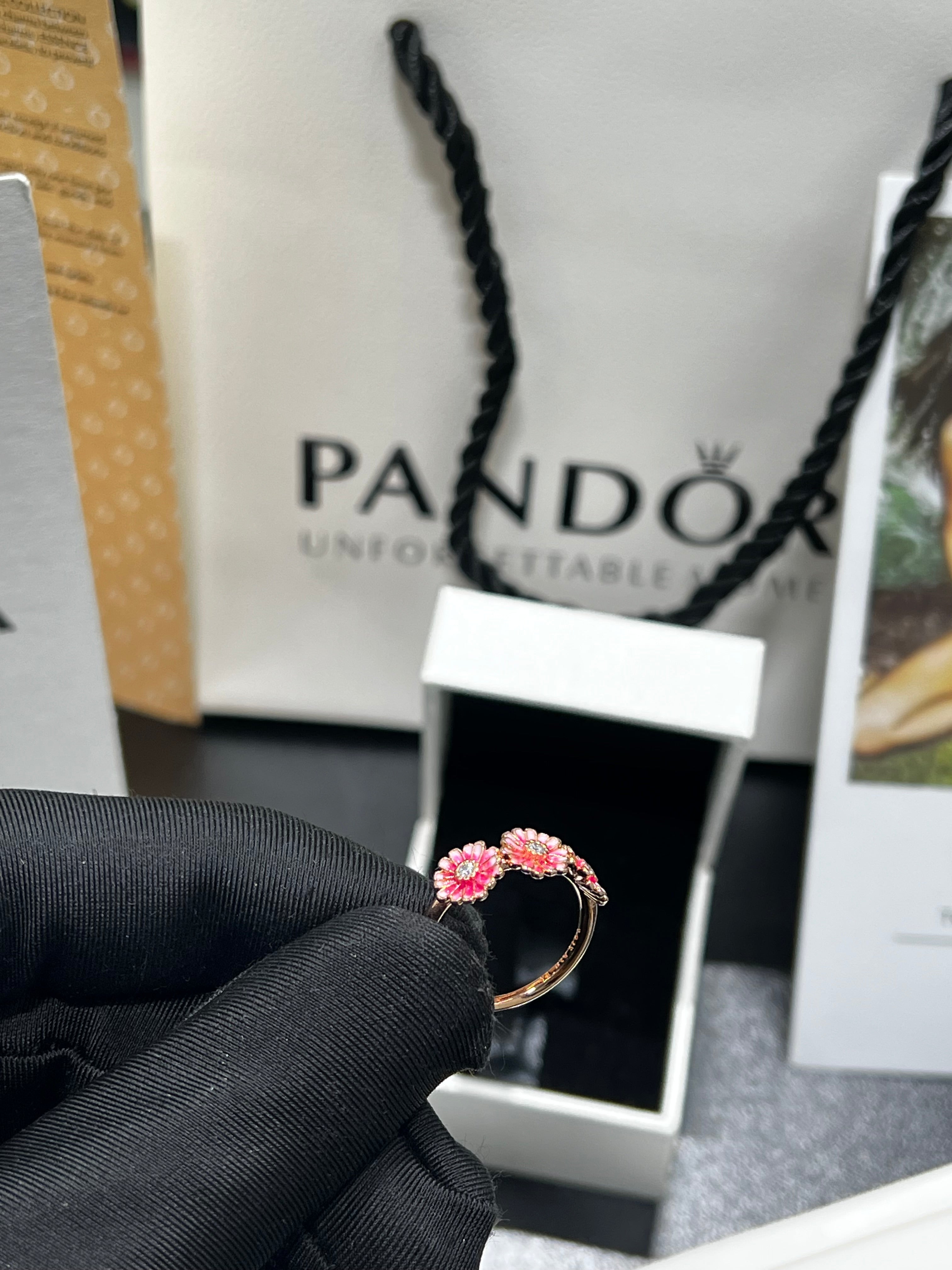 خاتم Pandōra زهور ديزي