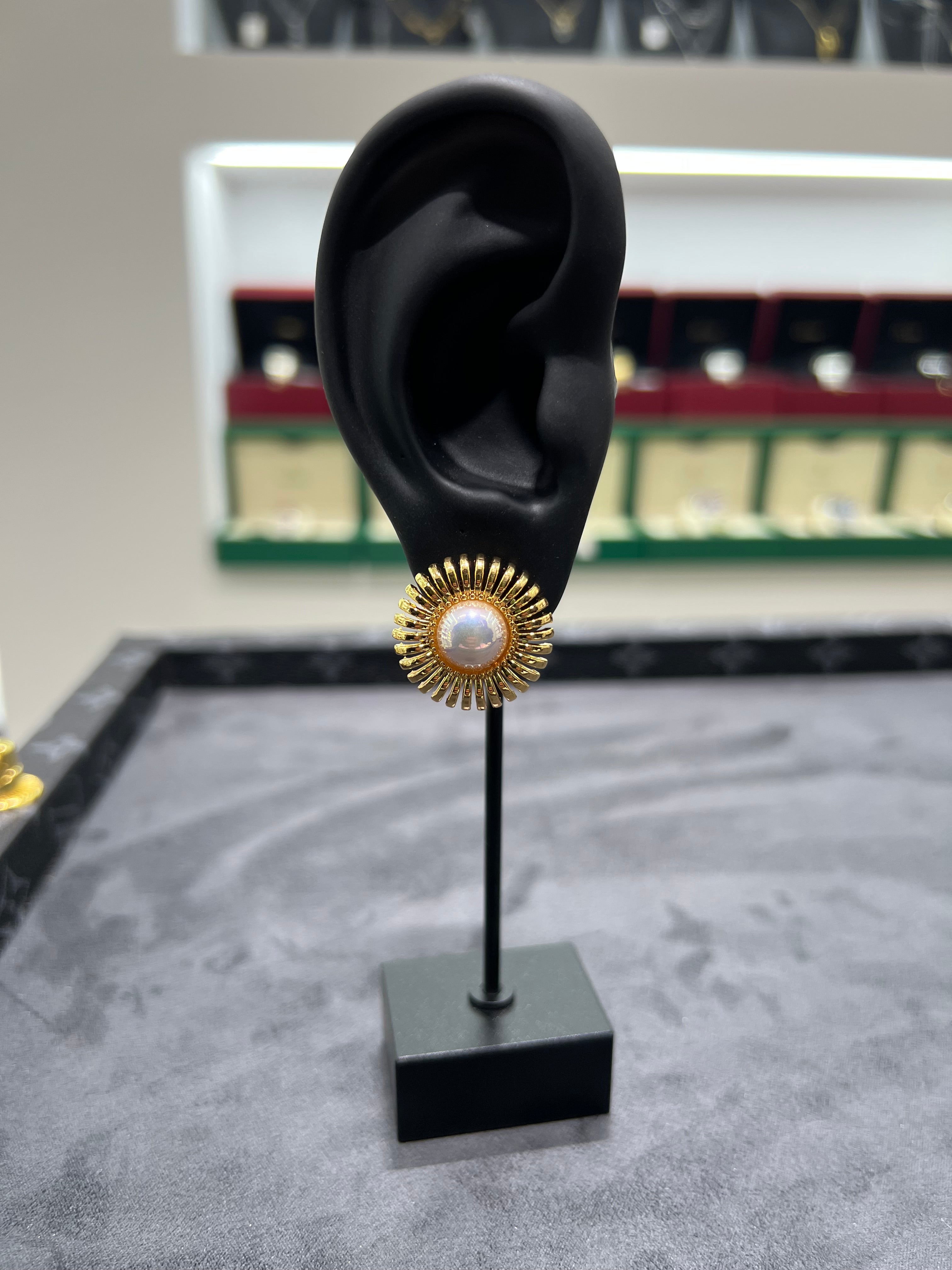 اقراط اذن قوقعة اللؤلؤ