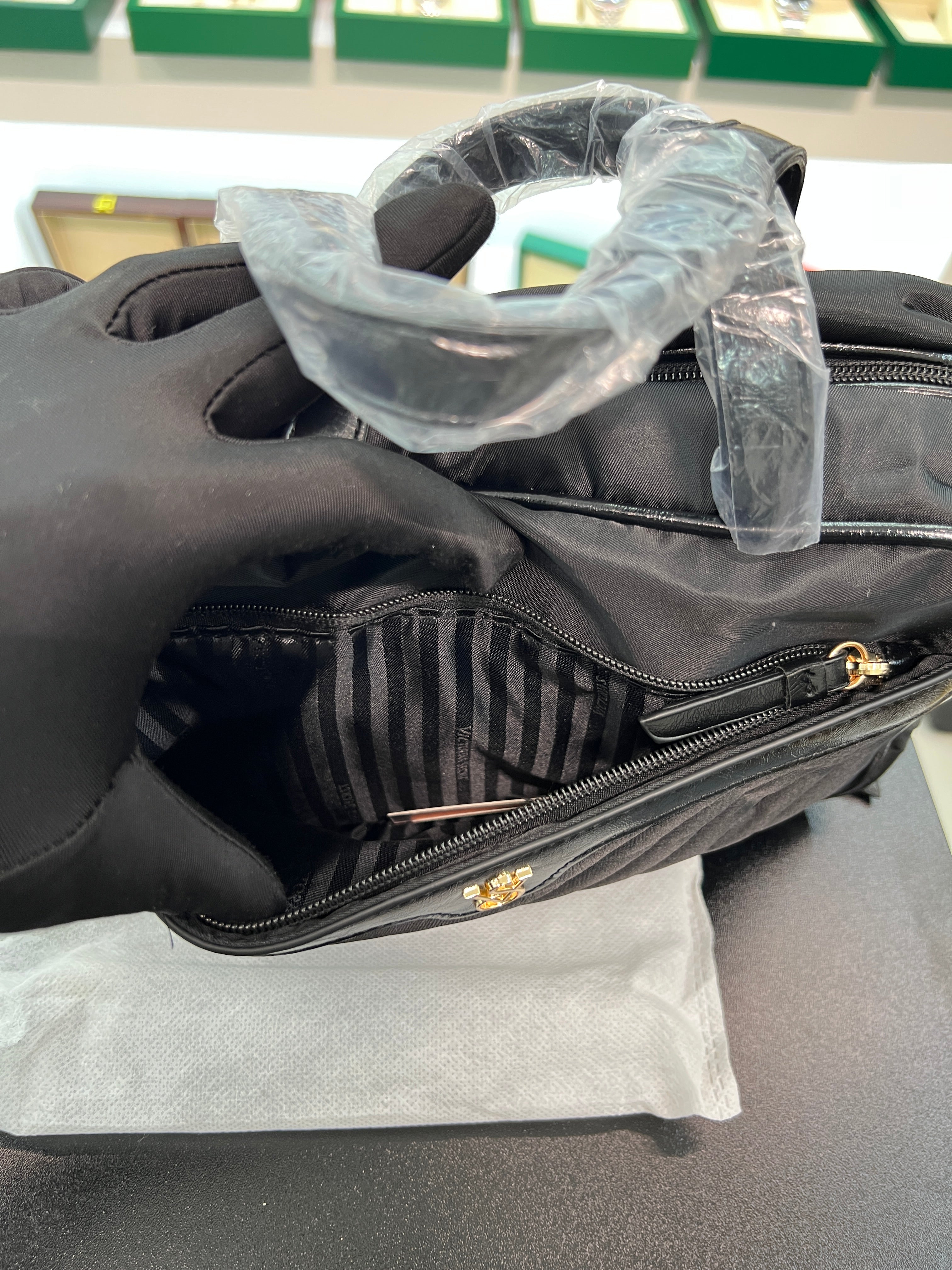 Travel Hanging Makeup Bag – Quilted Black