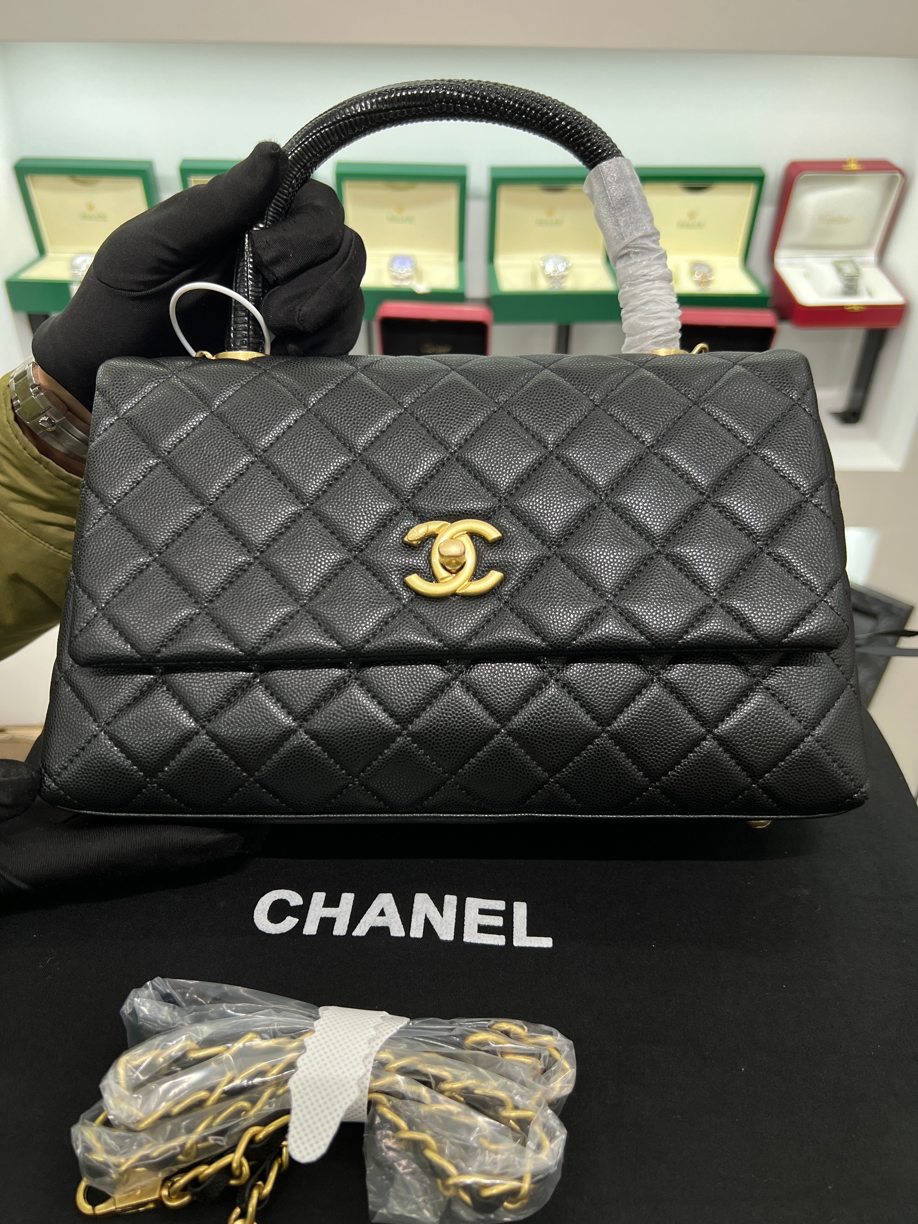 Handle Flap Bag – Caviar Leather (Black)