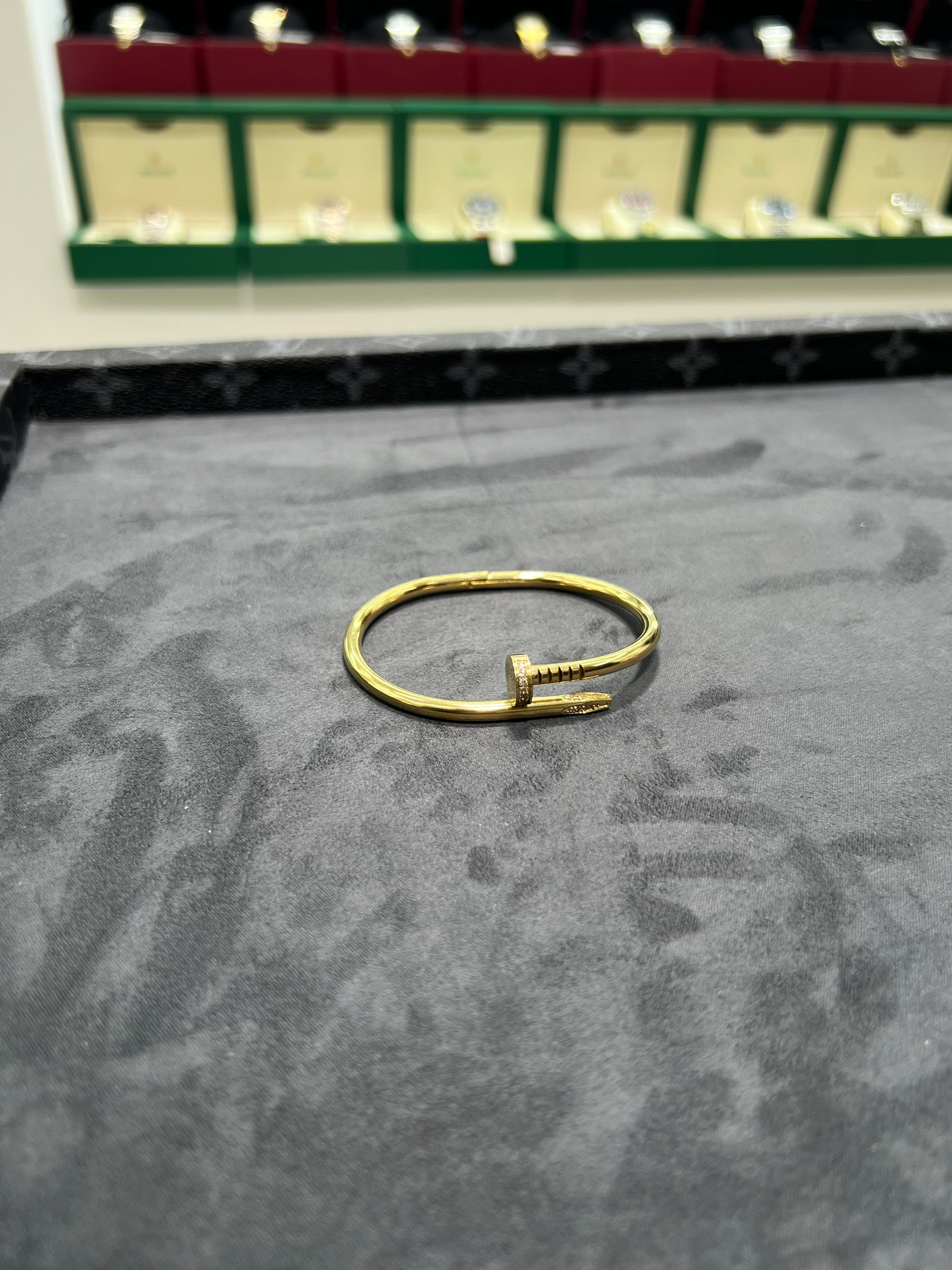 سوار جوست آن كلو العريض