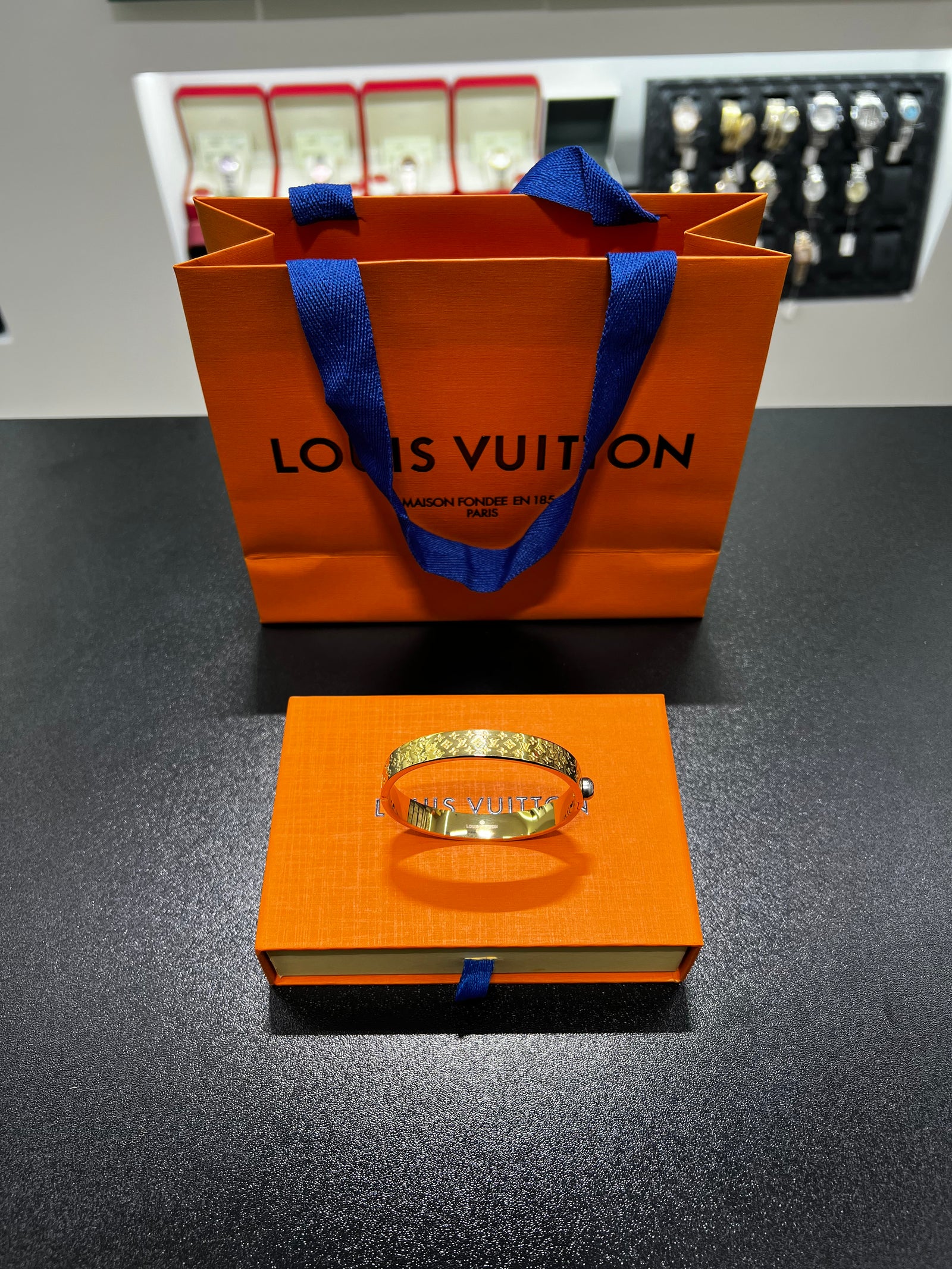 Nanogram cuff lv