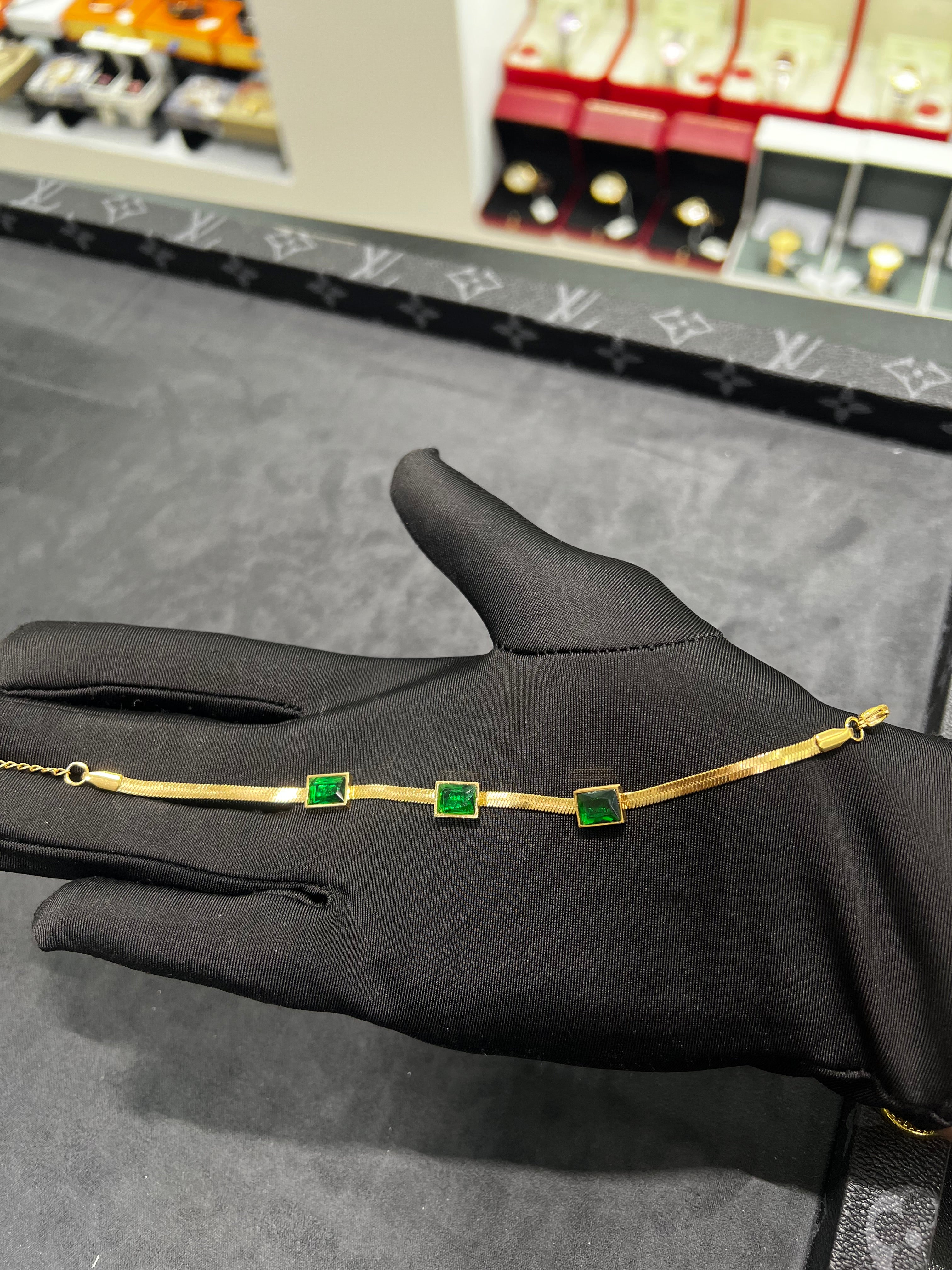 انسيال التلاثي بحجر الراين الاخضر