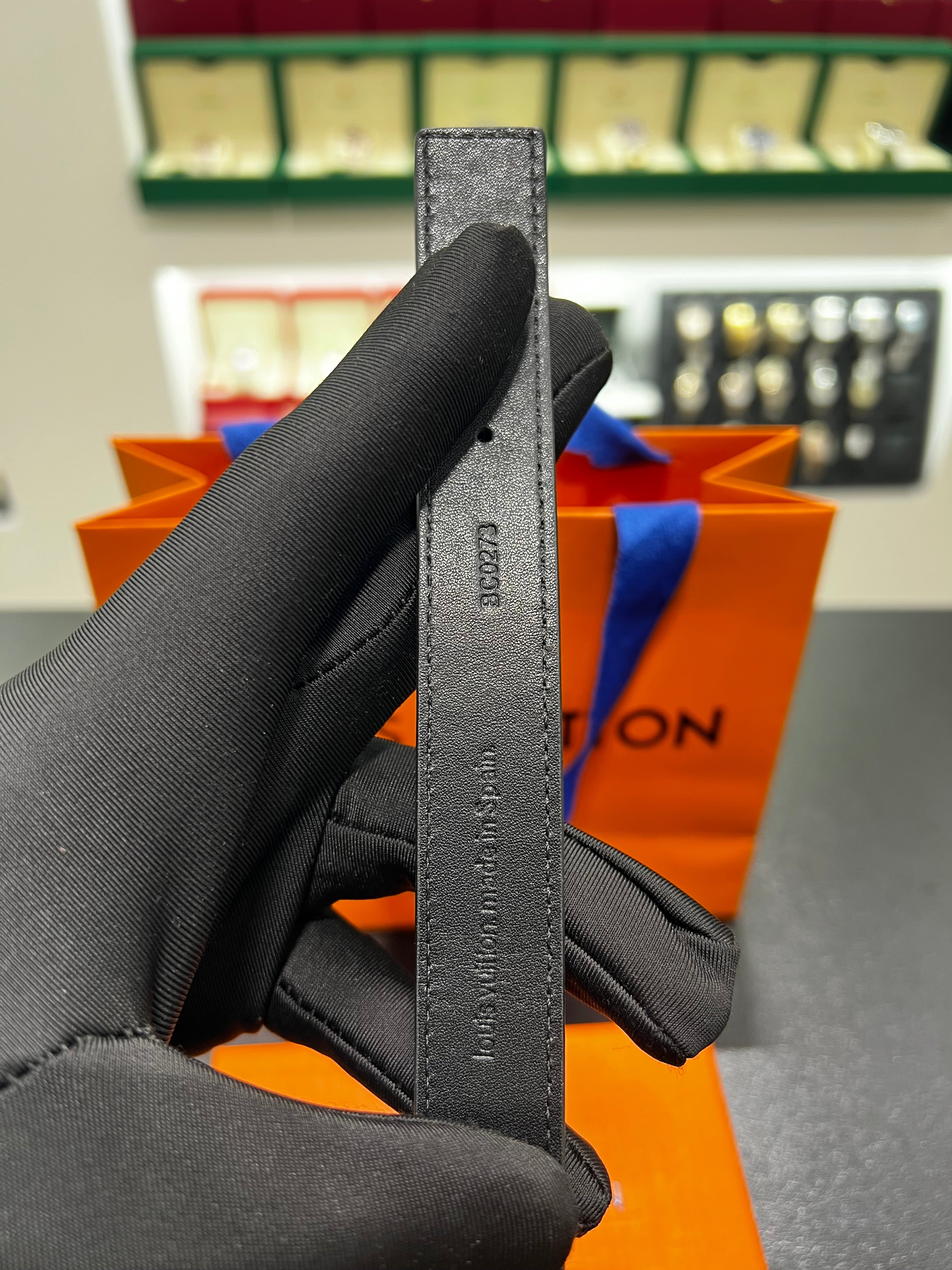 حزام يد  جلد LV ازرق