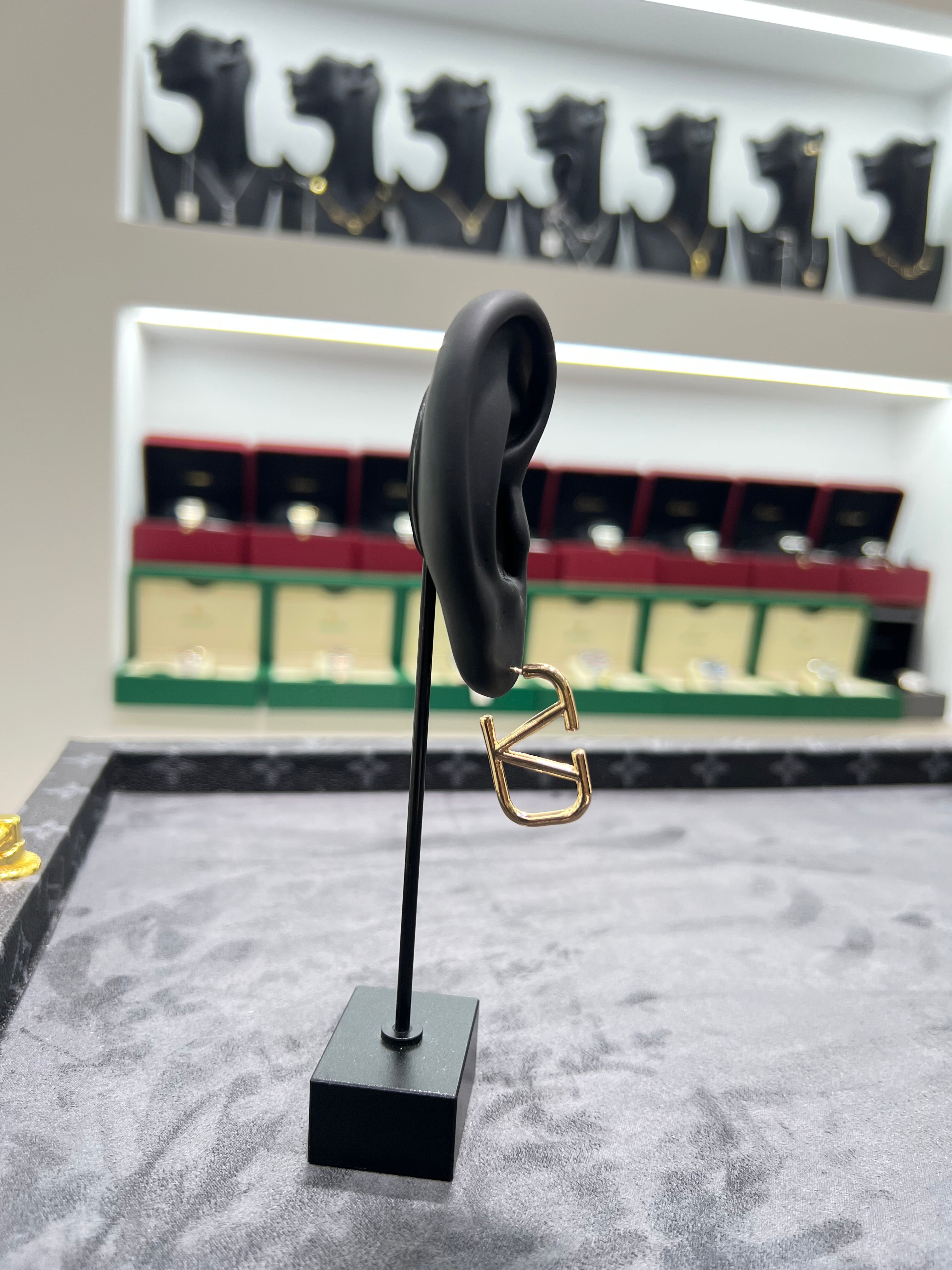 اقراط اذن فلانتينو