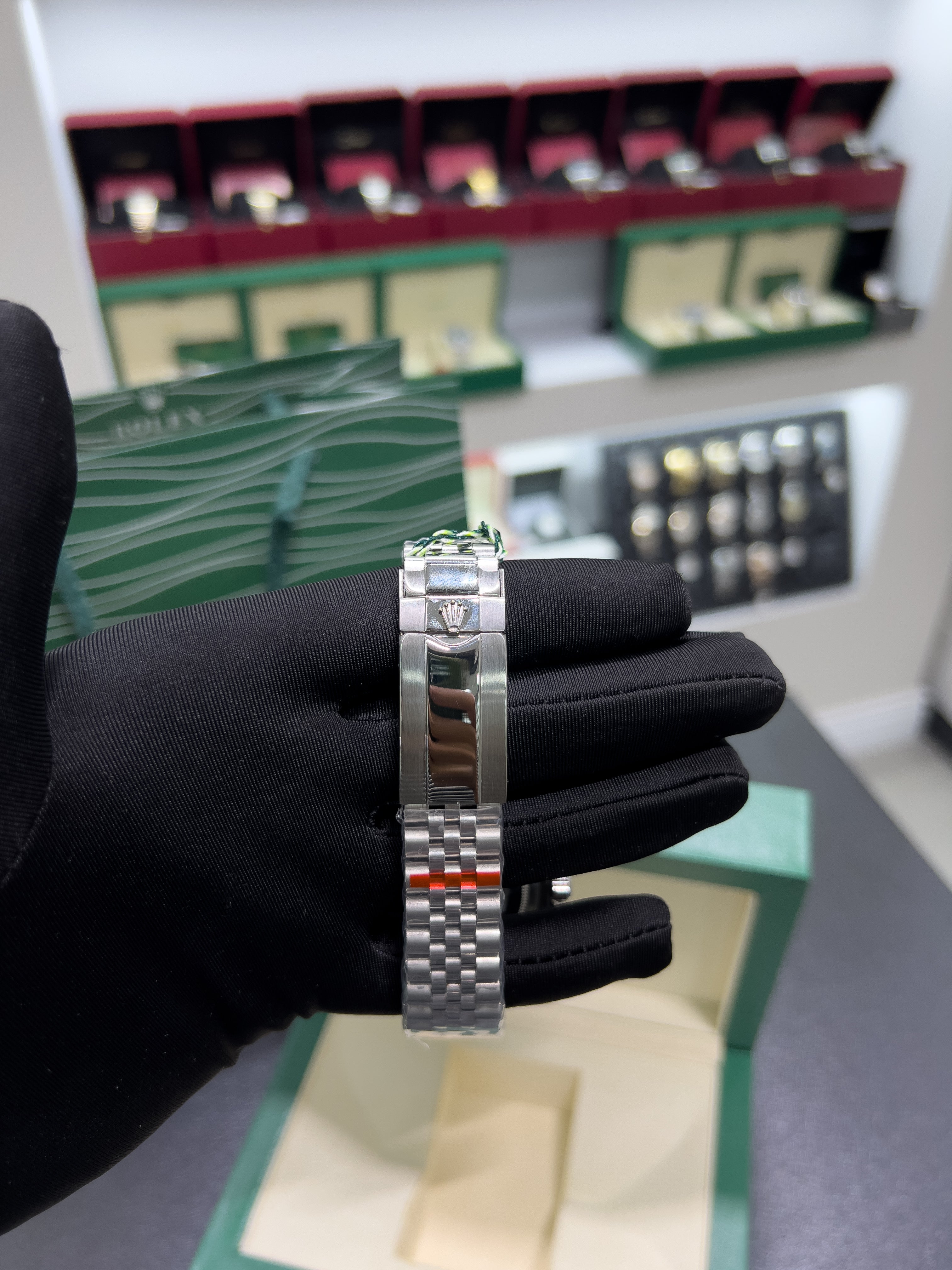 GMT-Master II Pepsi Bezel – Black Dial Jubilee