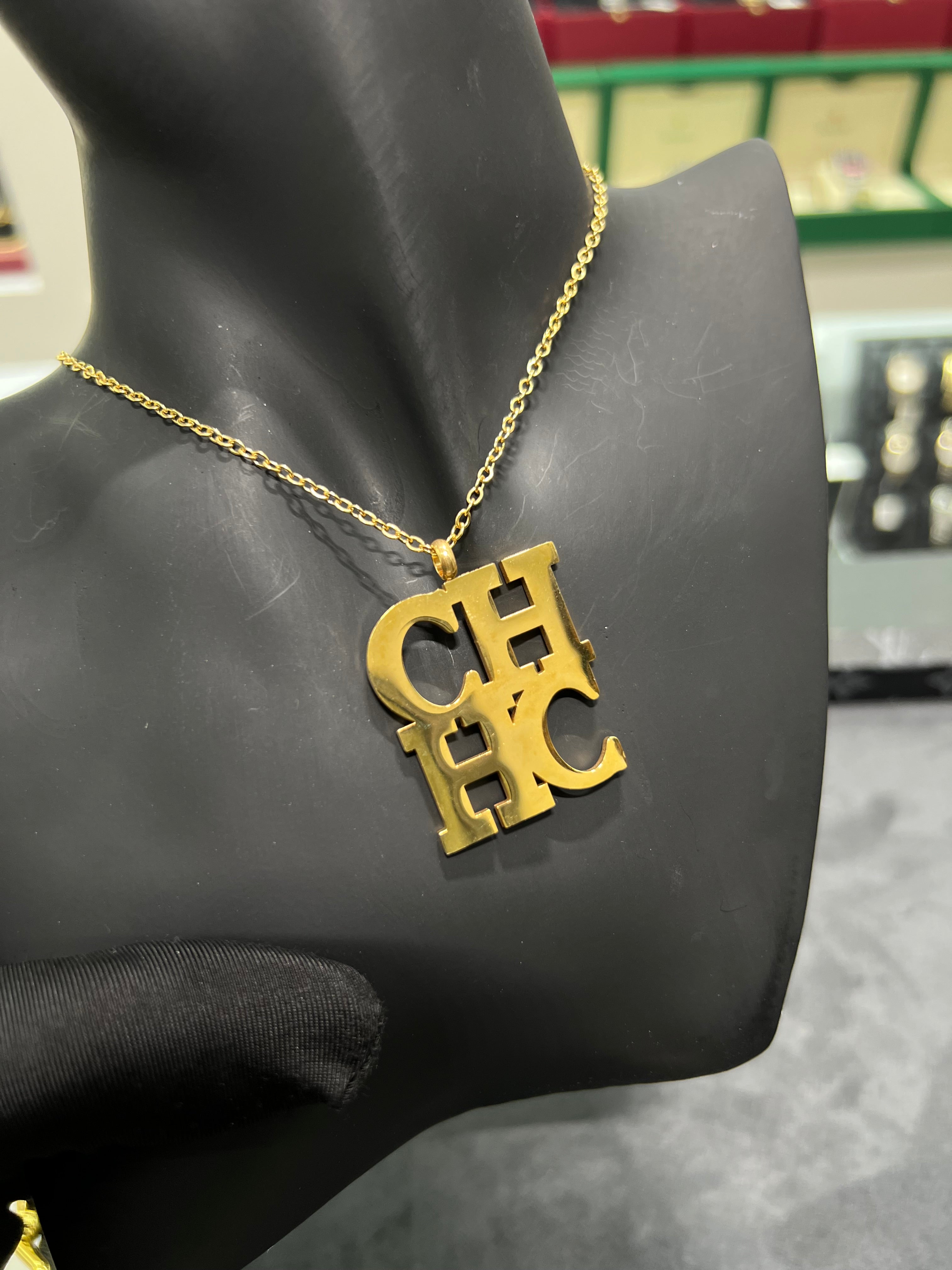 طقم Ch الشعار الكبير