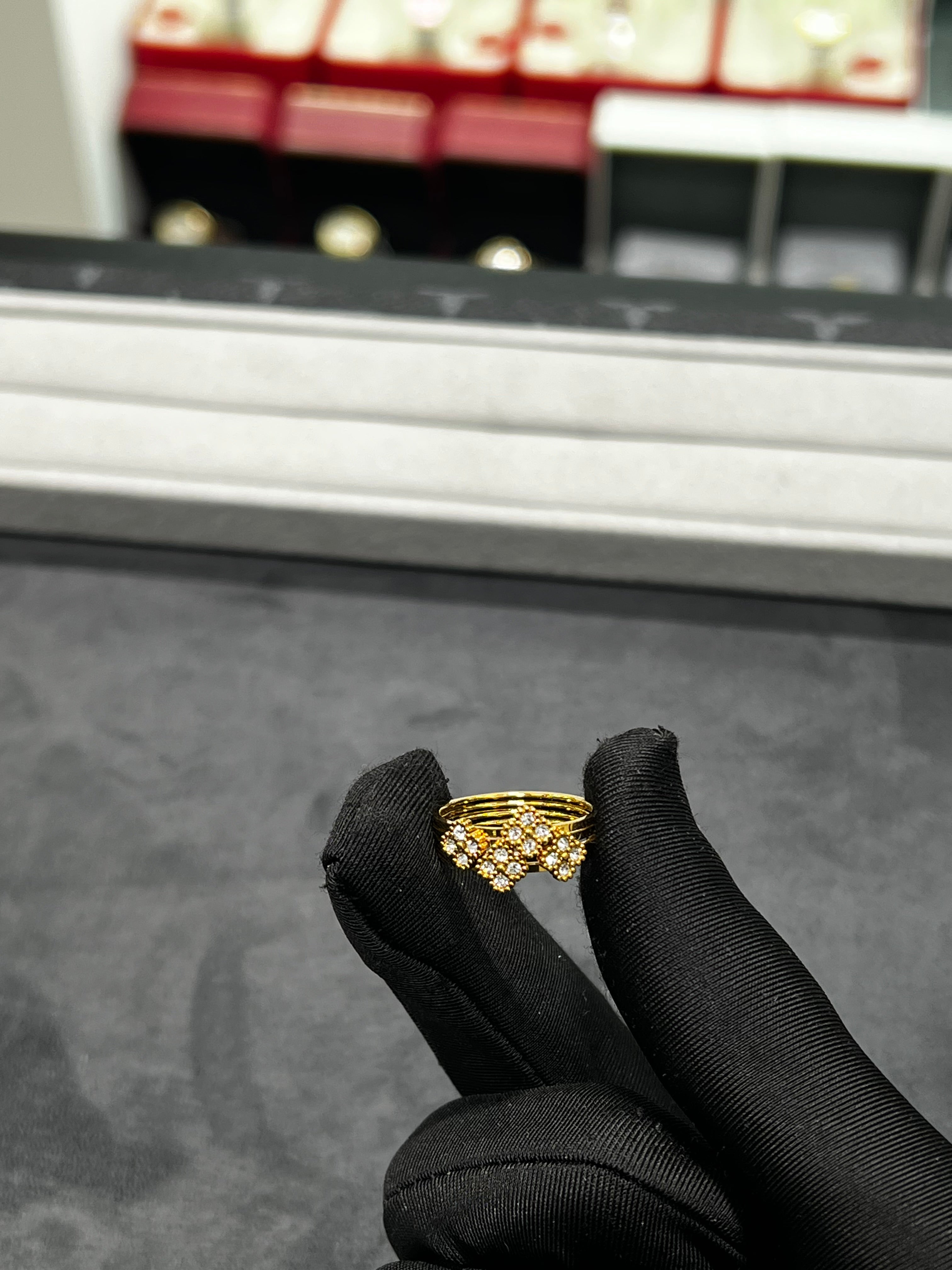 خاتم الحلقات الاربعه