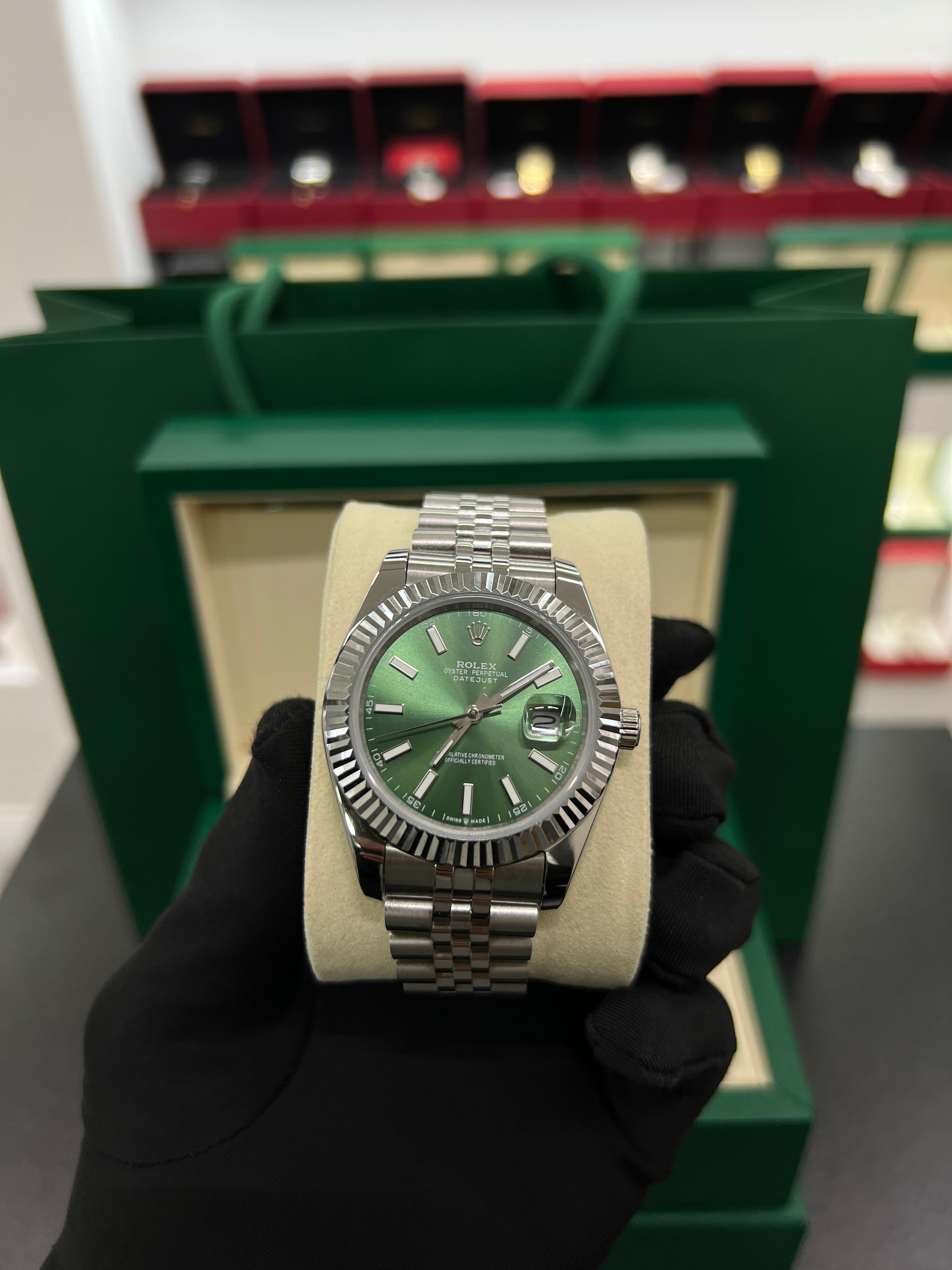 Datejust 41 – Green Dial Jubilee Bracelet