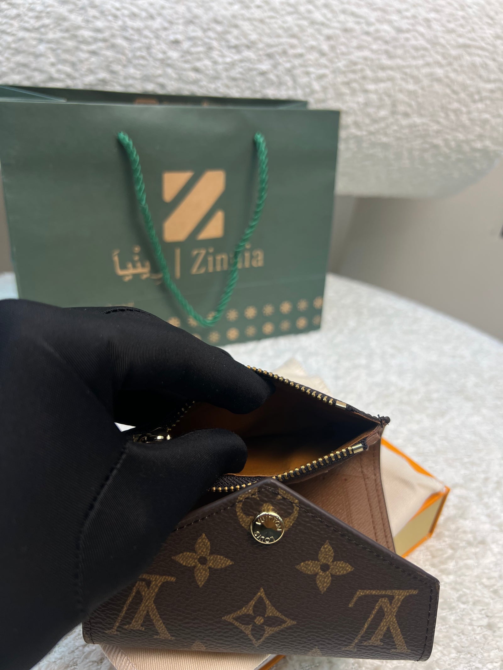 محفظة فيكتورين بنقشة المونوغرام Victorine Monogram Wallet
