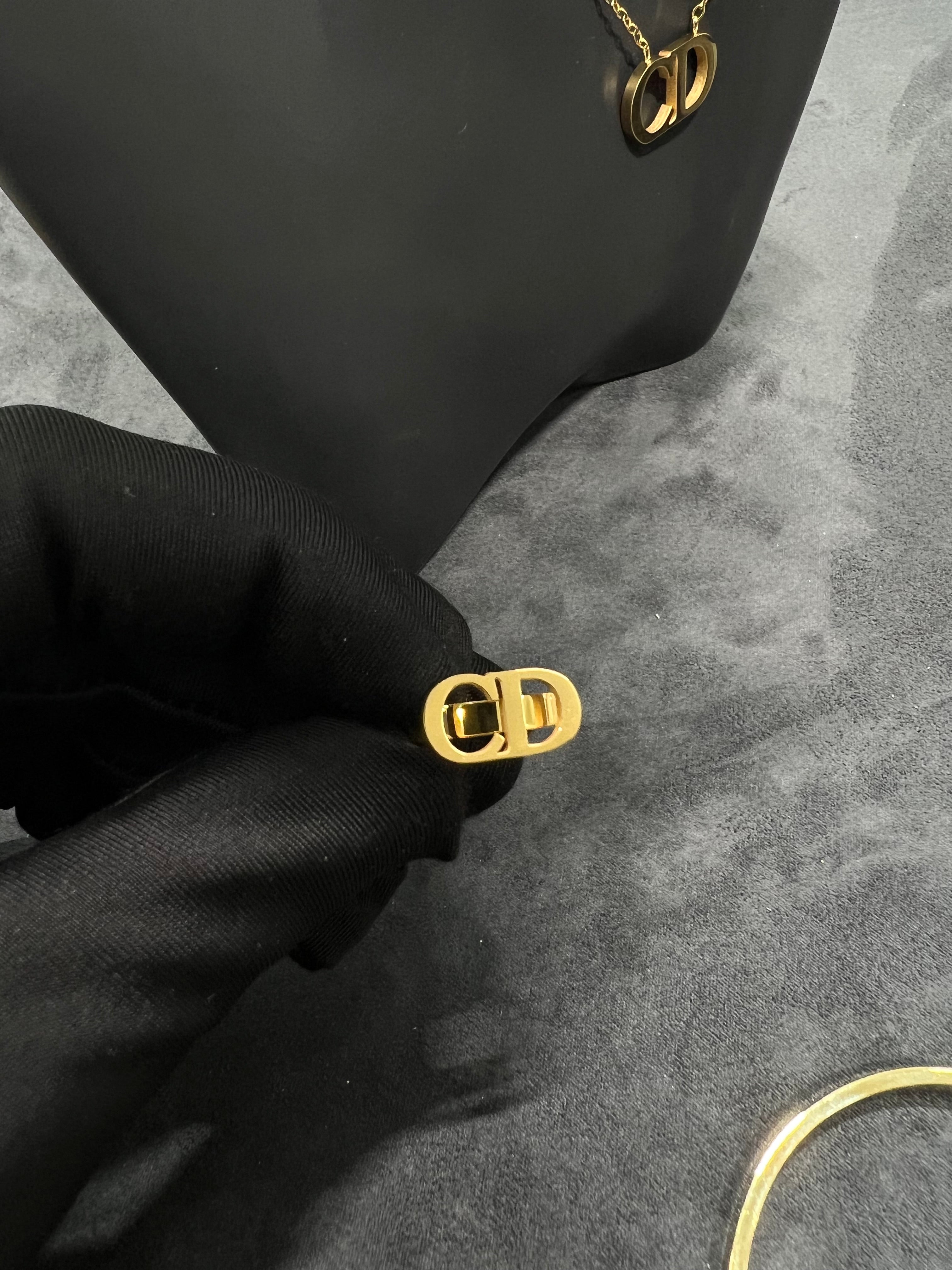 طقم DIORبالخاتم