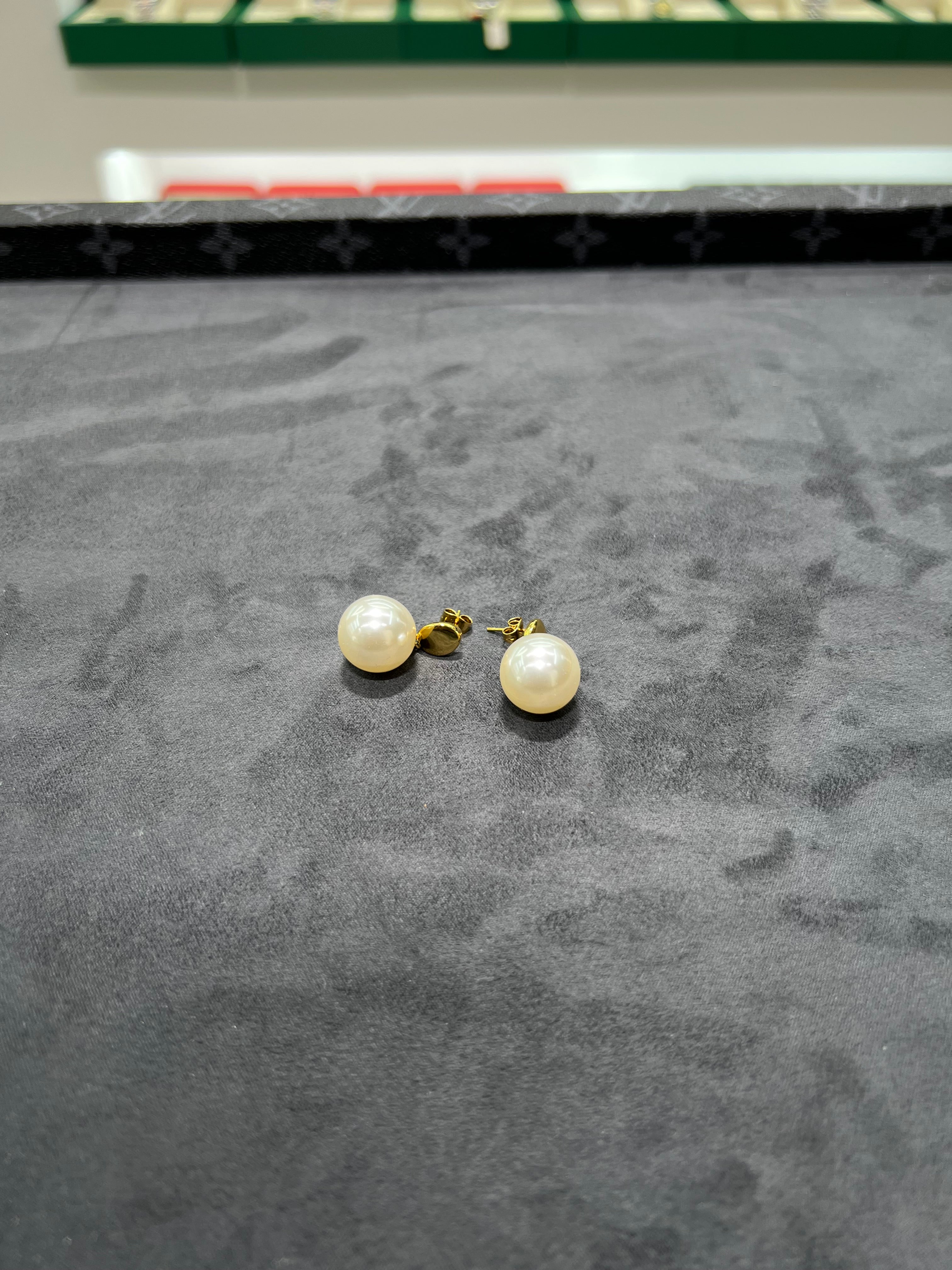 أقراط أذن لؤلؤ