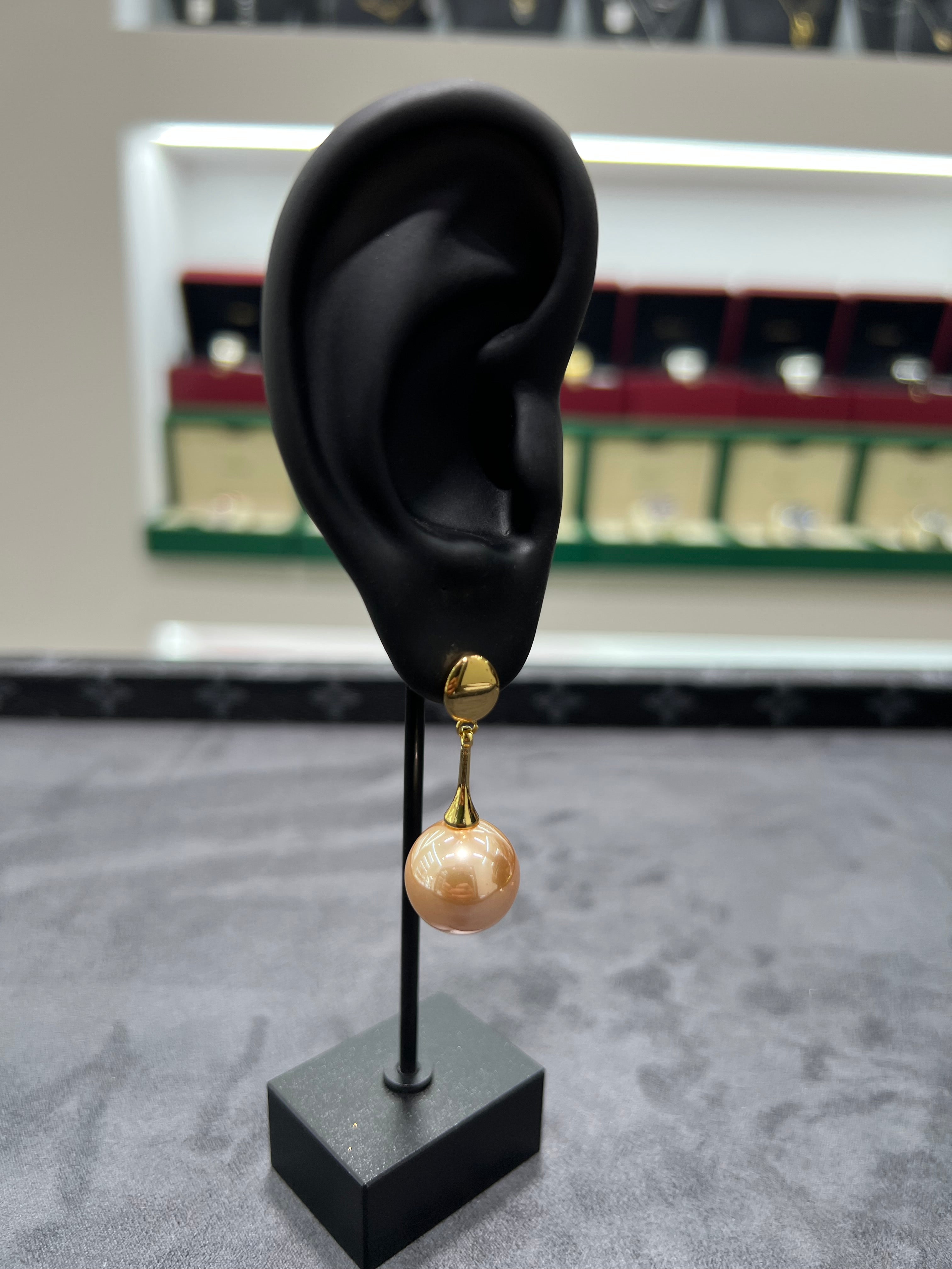 أقراط لؤلؤ المضيء