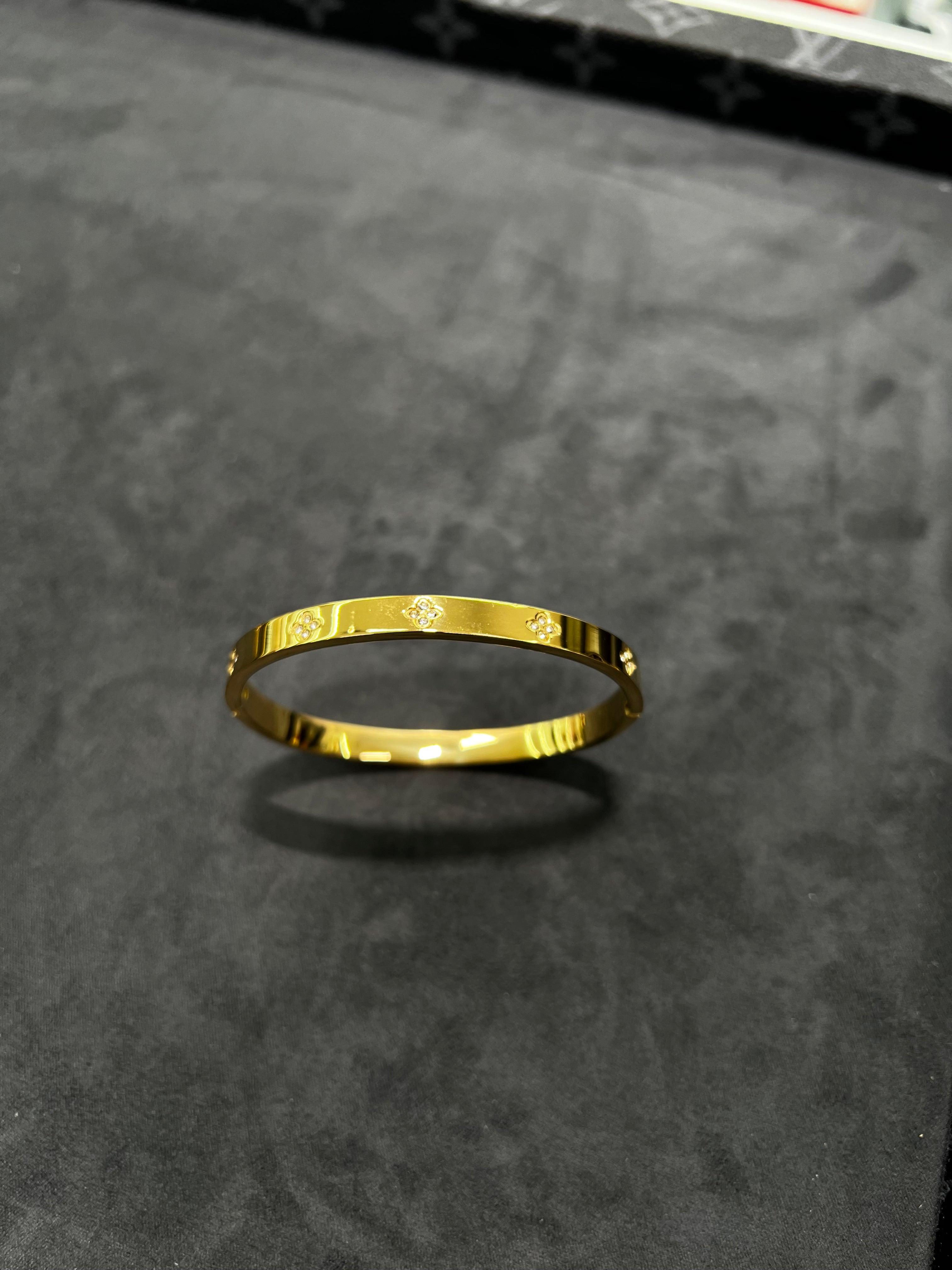 سوار فان كليف النجمه