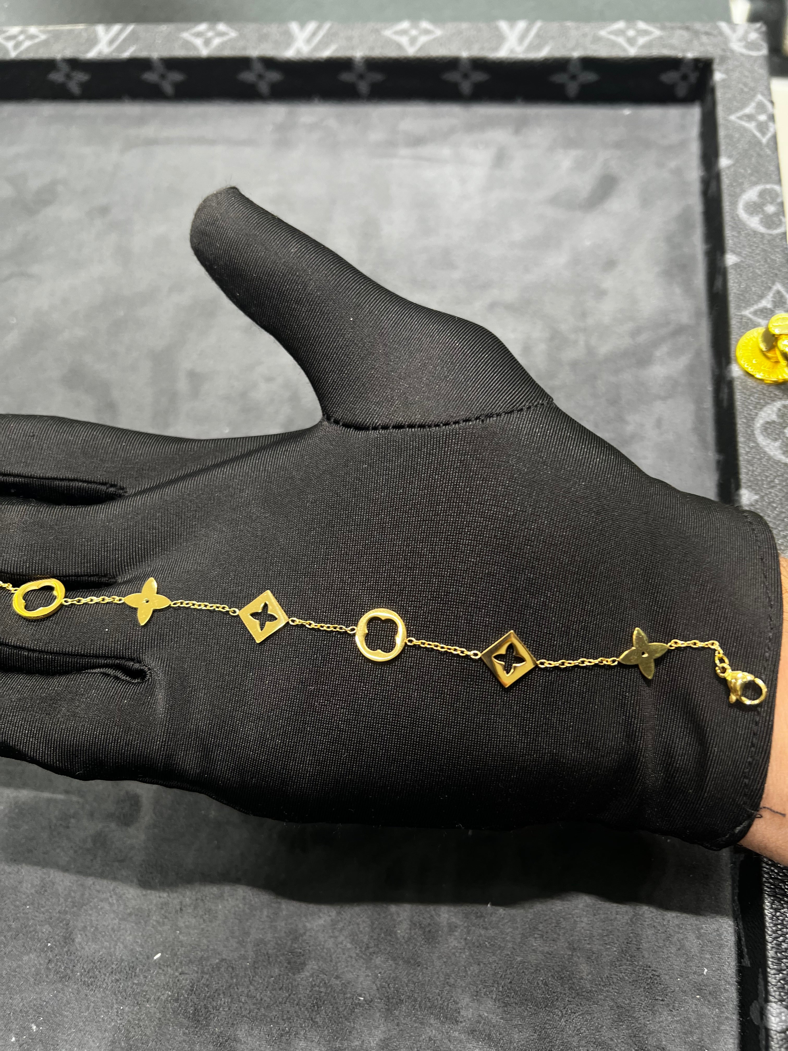 انسيال شعارات لويس فيتون