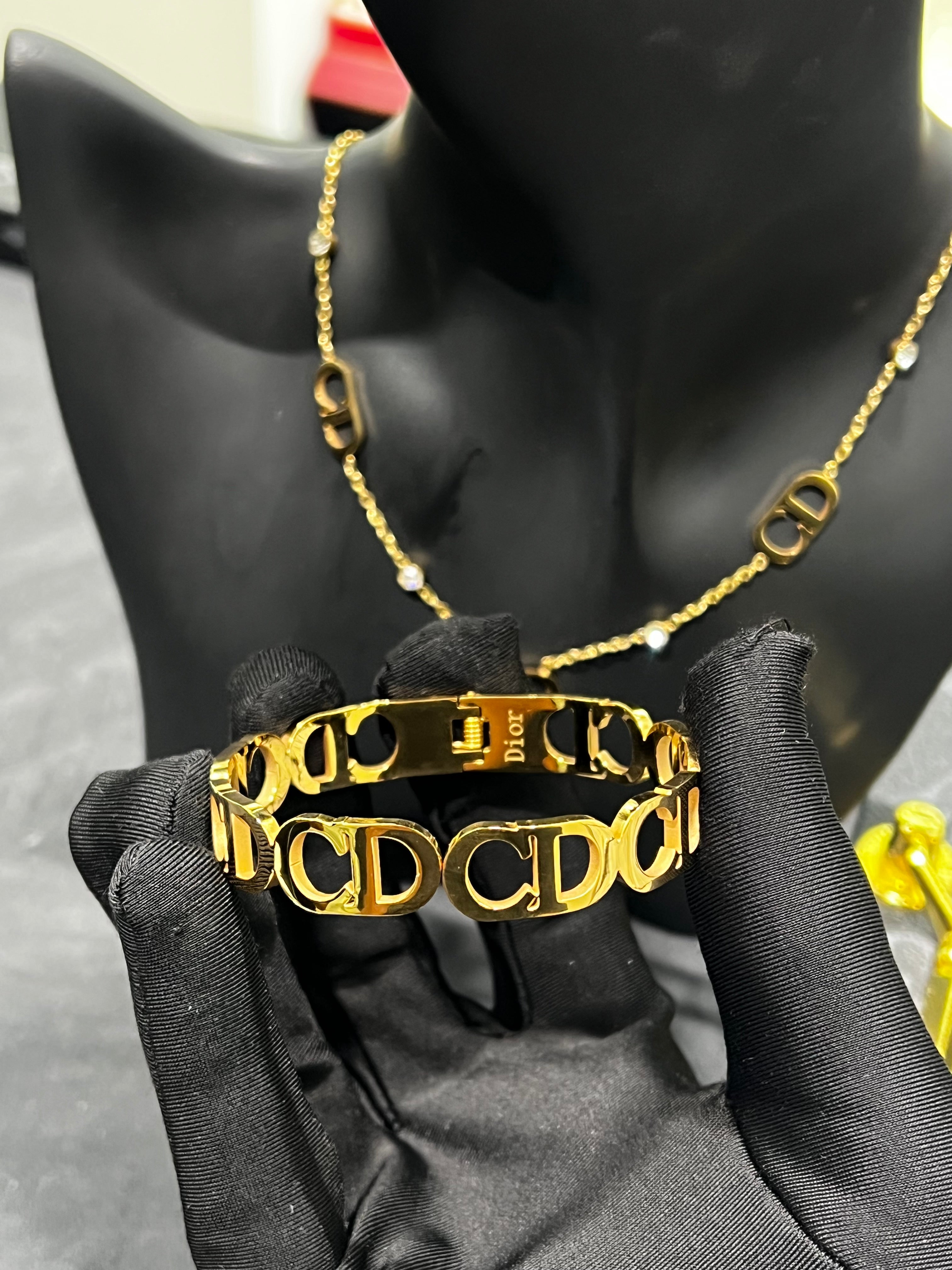 طقم CDبلخاتم