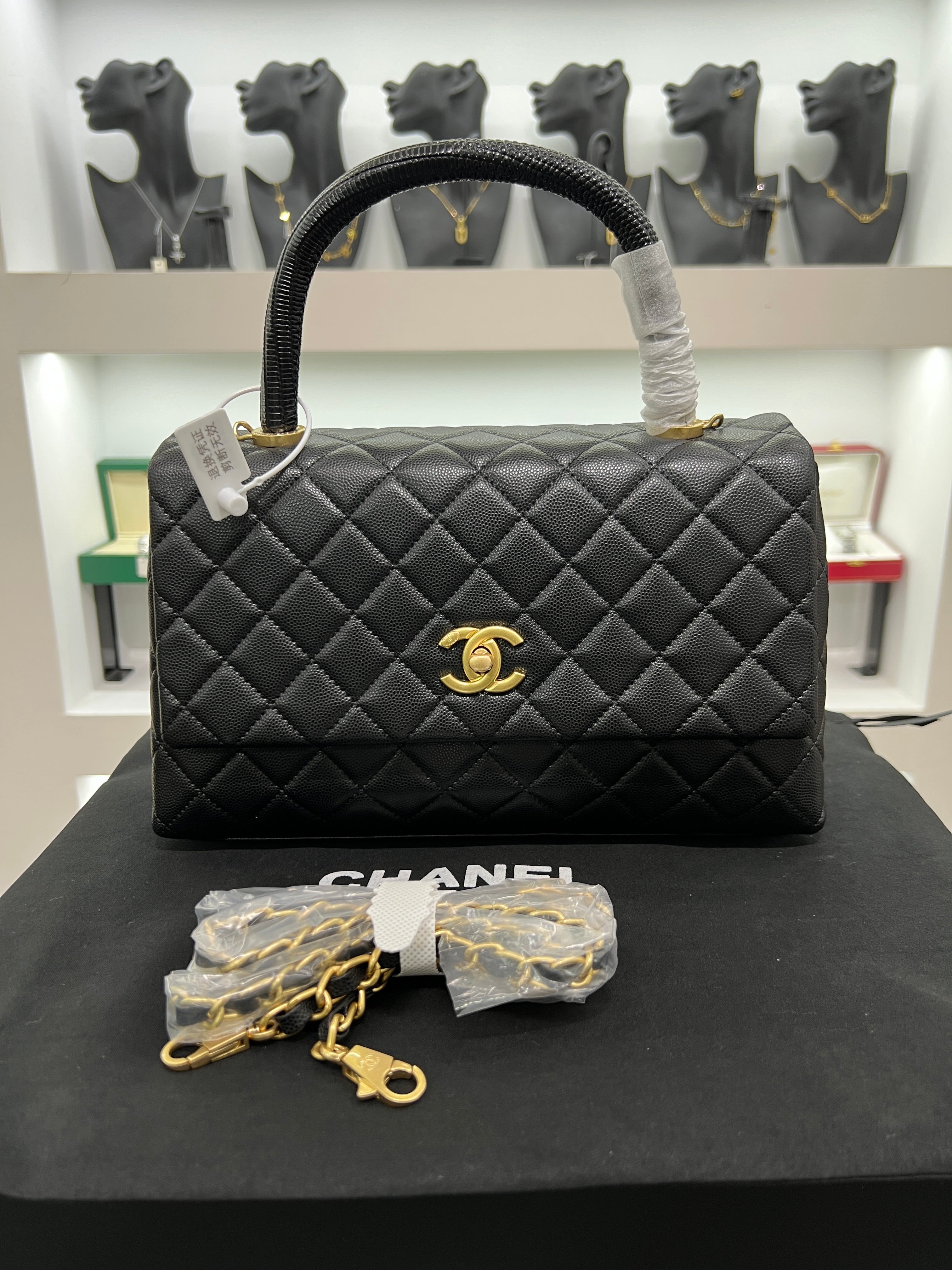 Handle Flap Bag – Caviar Leather (Black)