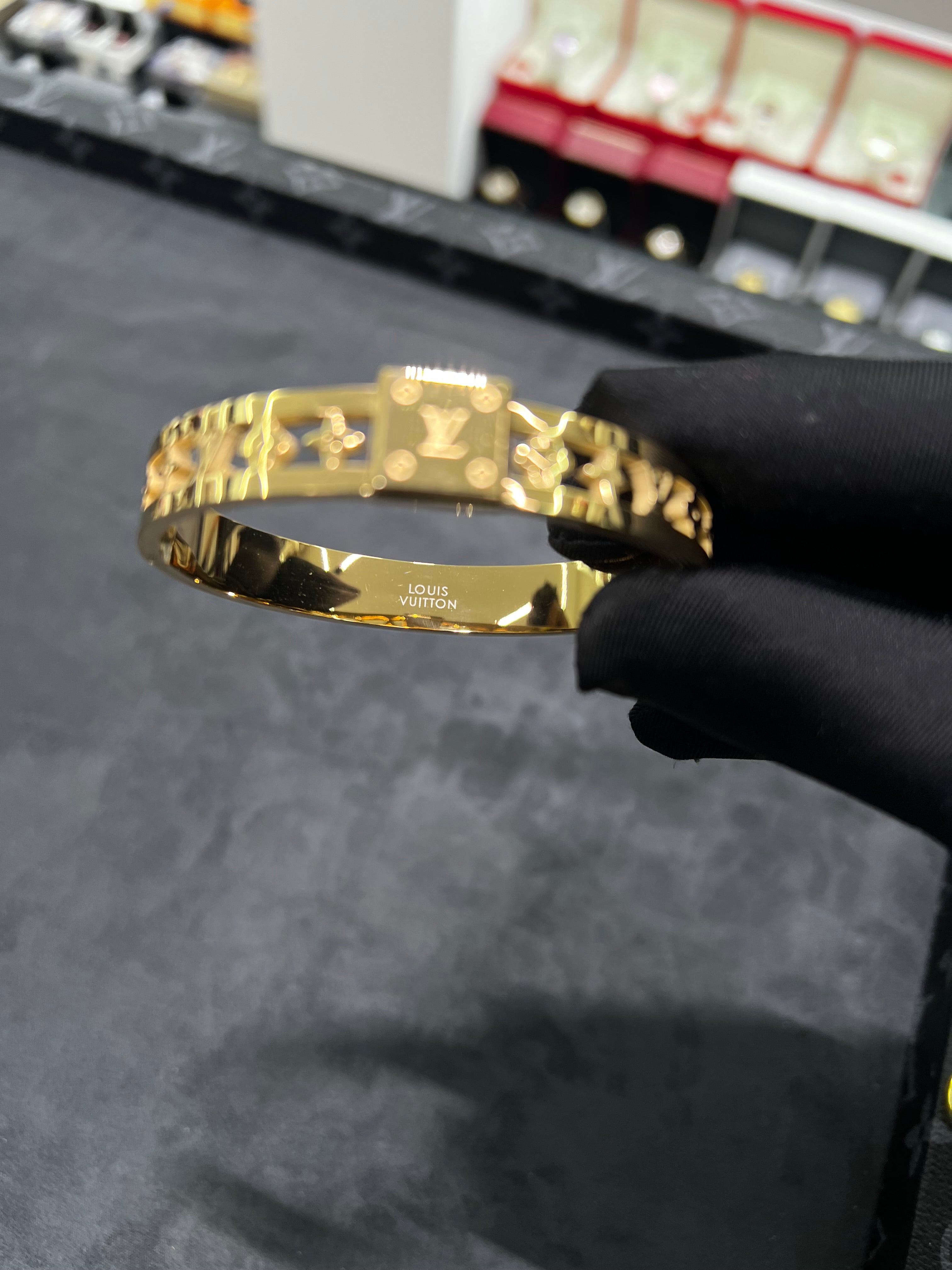 سوار LVمربعLV