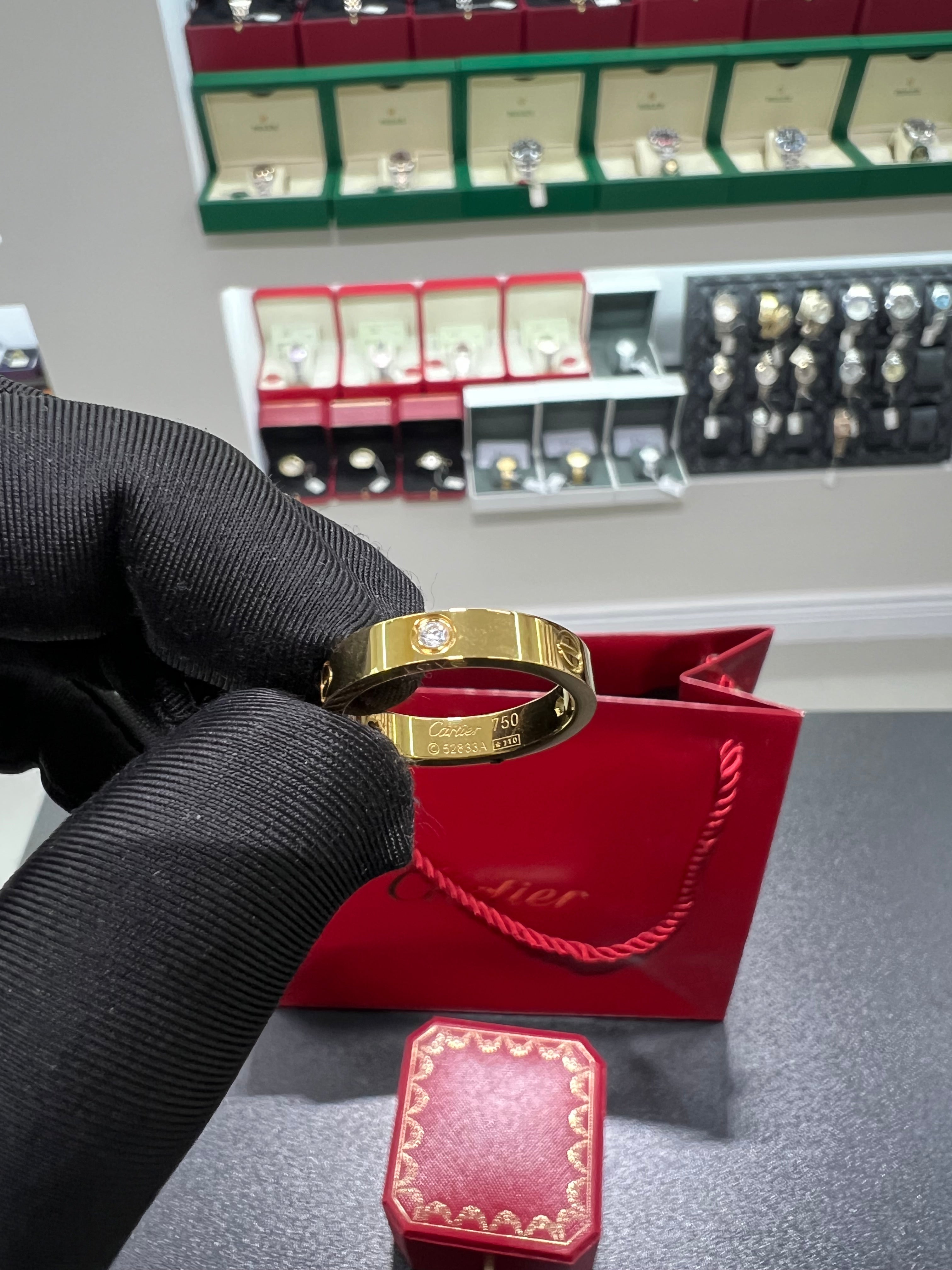 خاتم Cartiėr Love مرصع مختوم