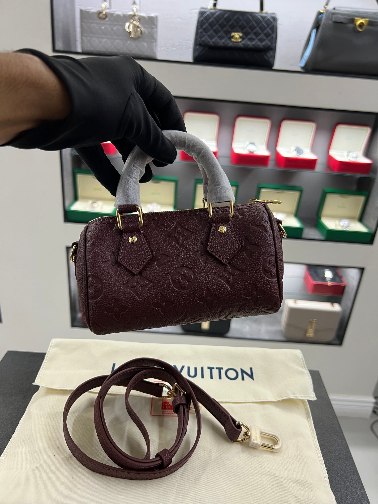حقيبة سبيدي بندولير 20 – برقندي إمبرنت
Speedy Bandoulière 20 – Burgundy Empreinte