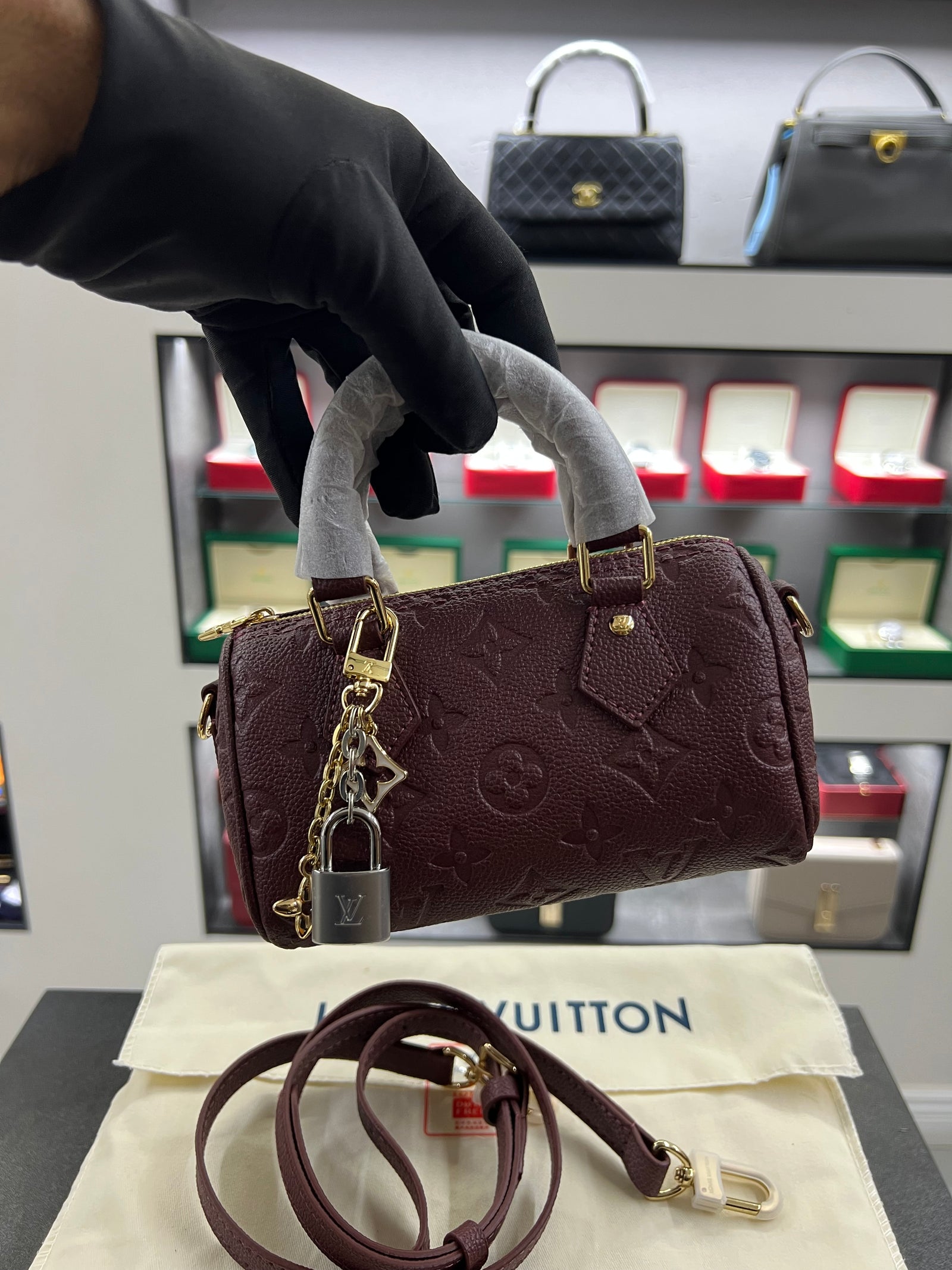 حقيبة سبيدي بندولير 20 – برقندي إمبرنت
Speedy Bandoulière 20 – Burgundy Empreinte
