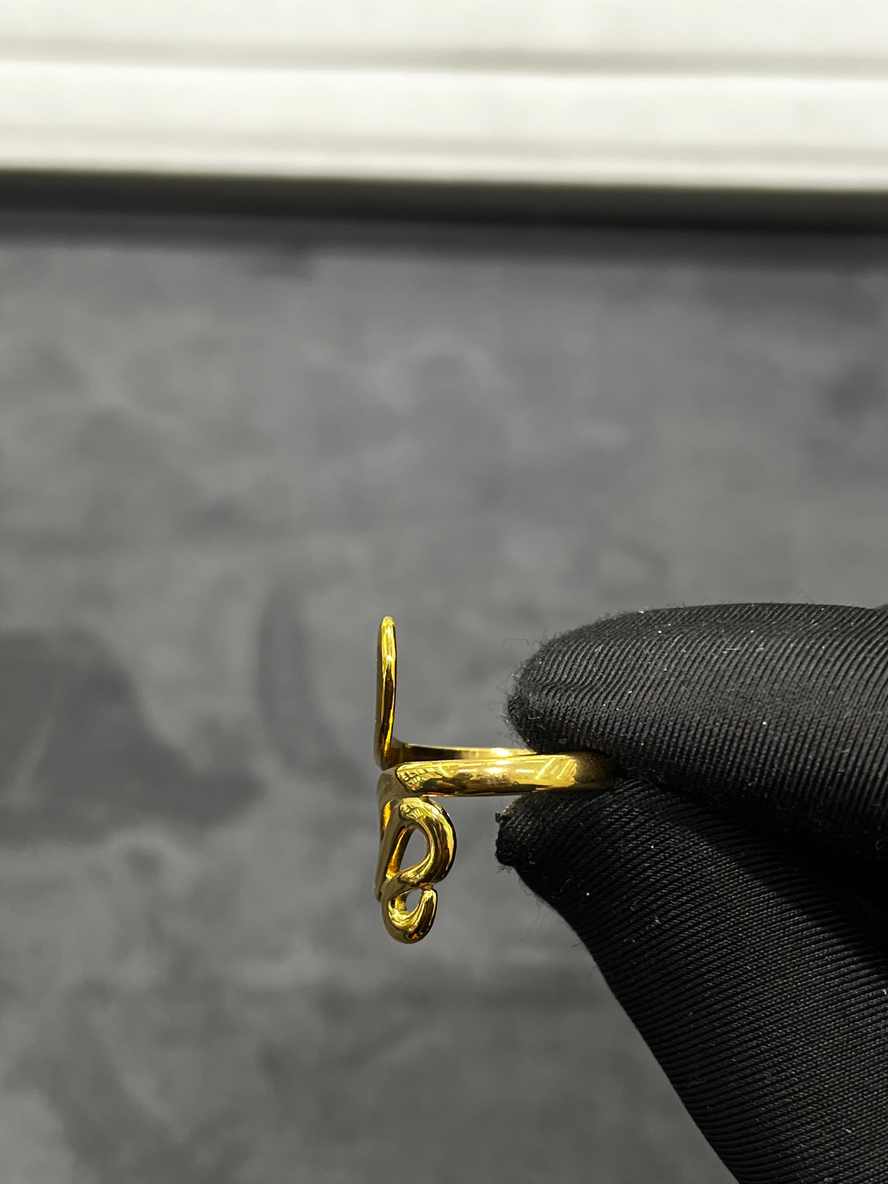 خاتم الافعى الذهبيه