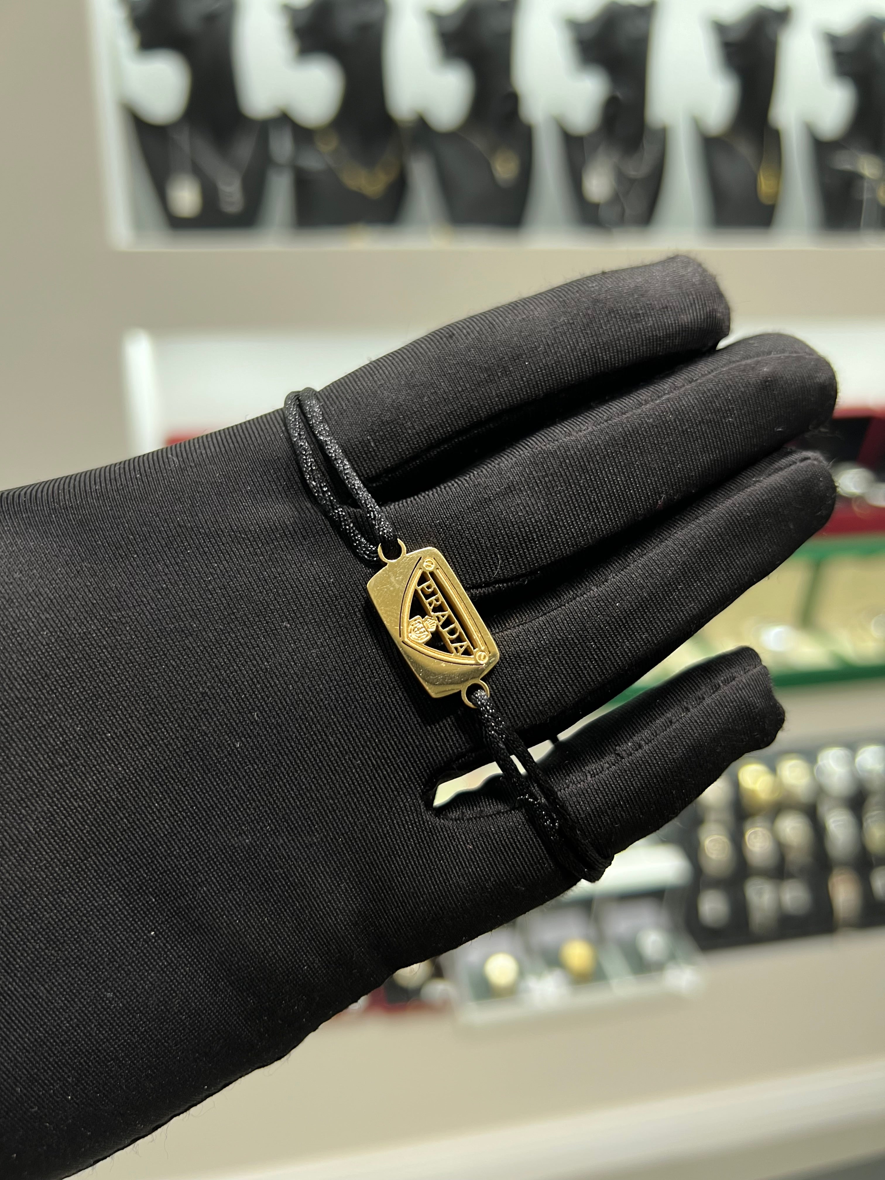 سوار خيط Prada اسود