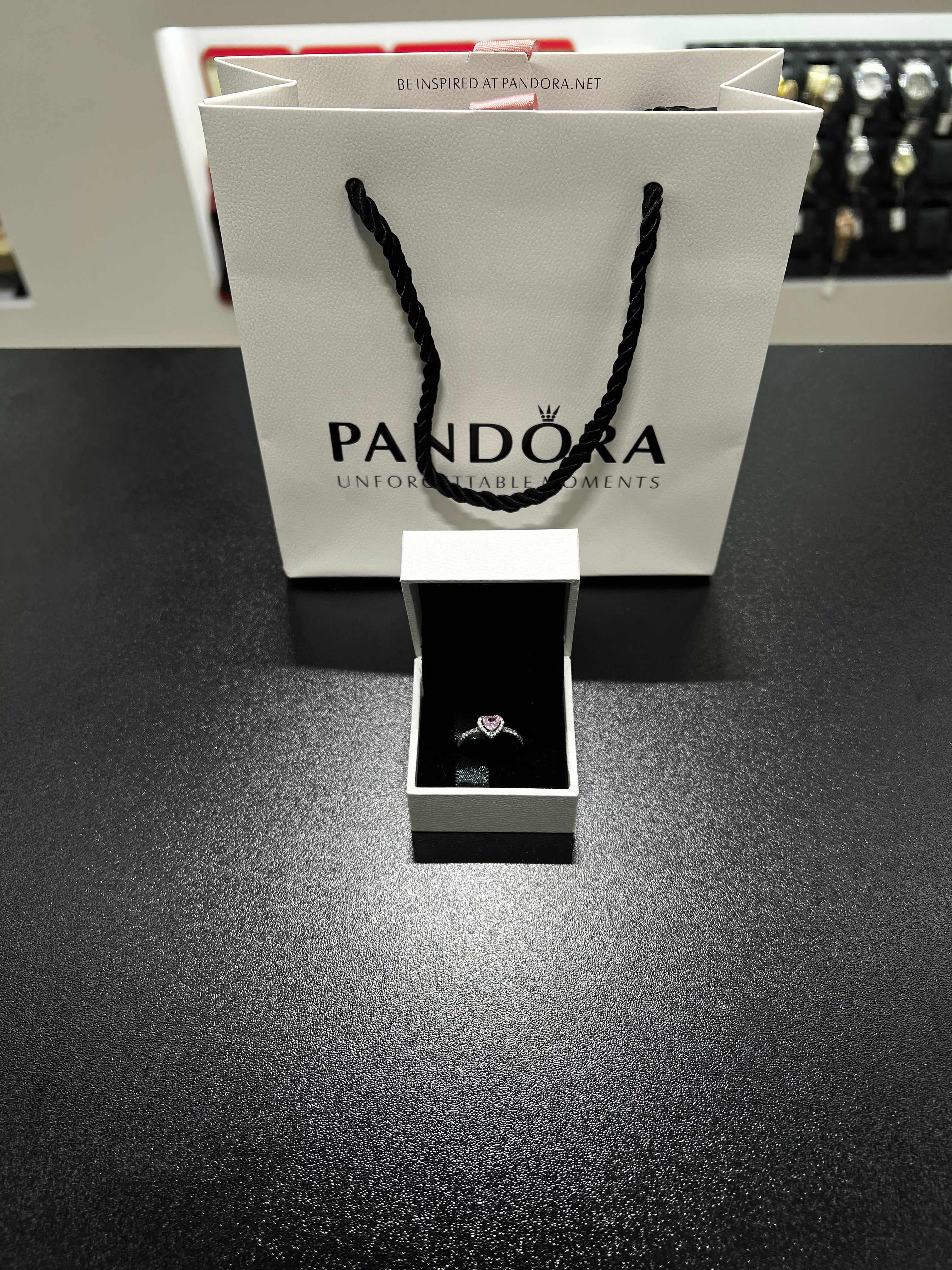 خاتم Pandōra القلب الوردي