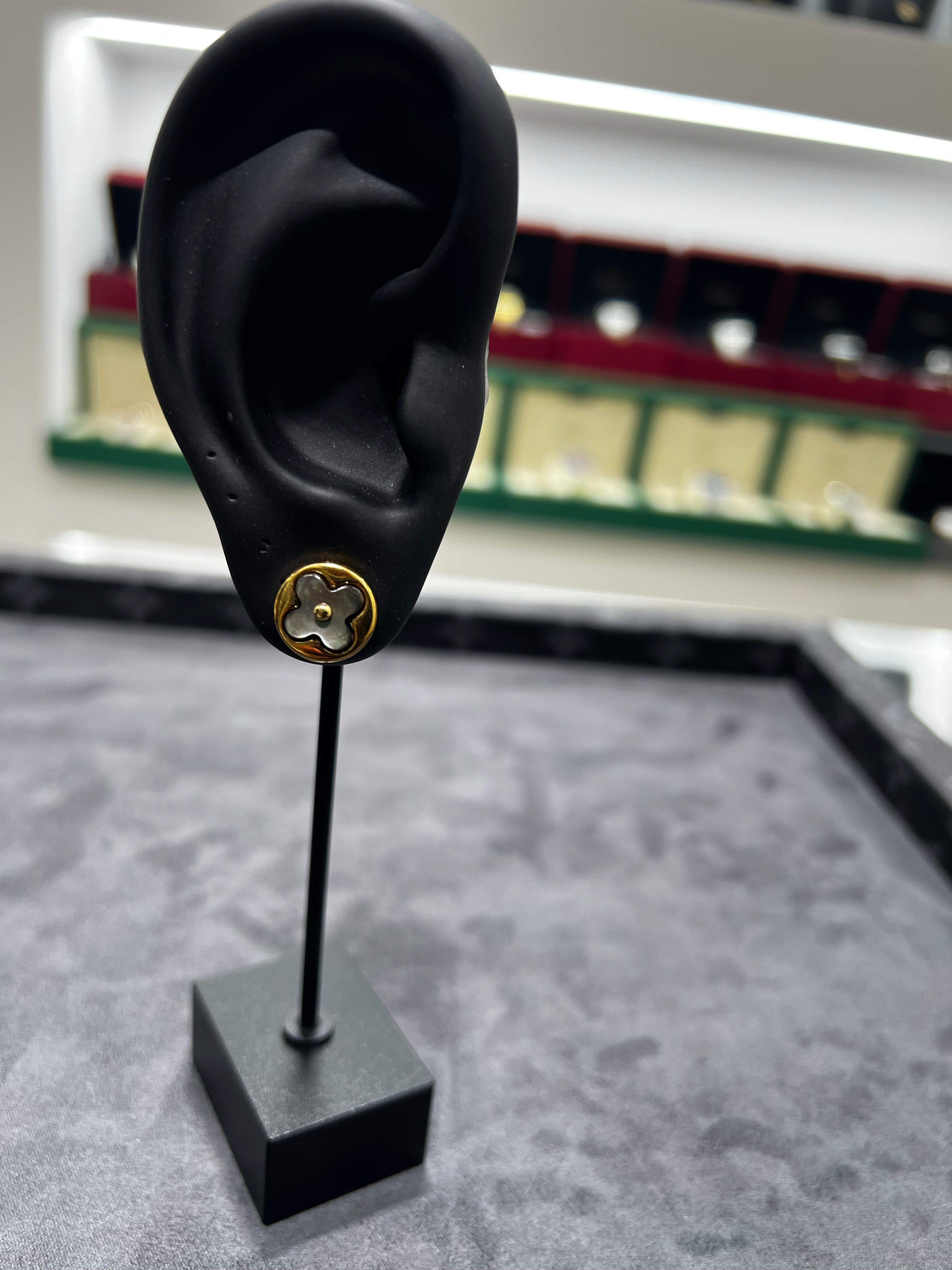 اقراط اذن LVحجر طبيعي الأسود