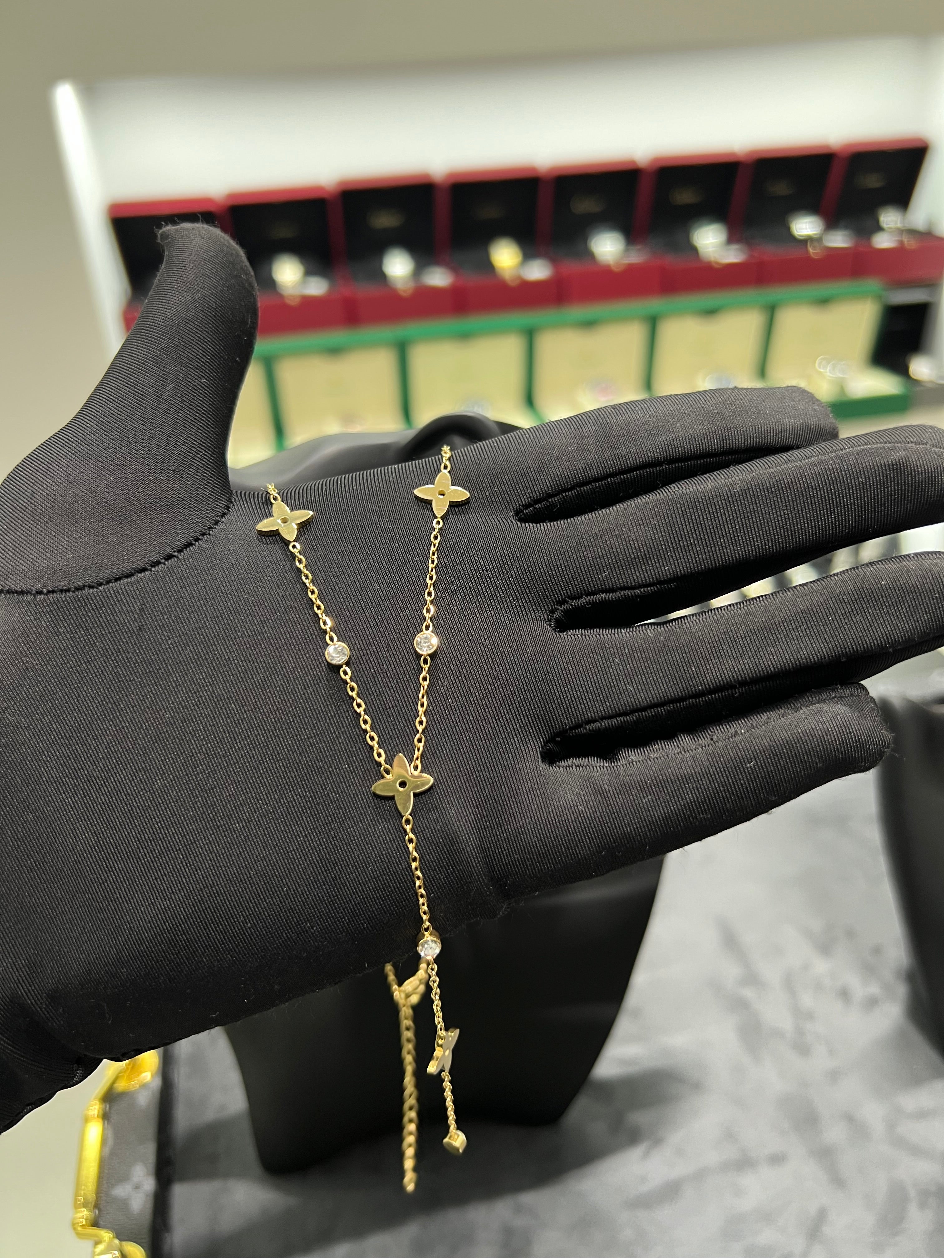 سلسال نجمات LV