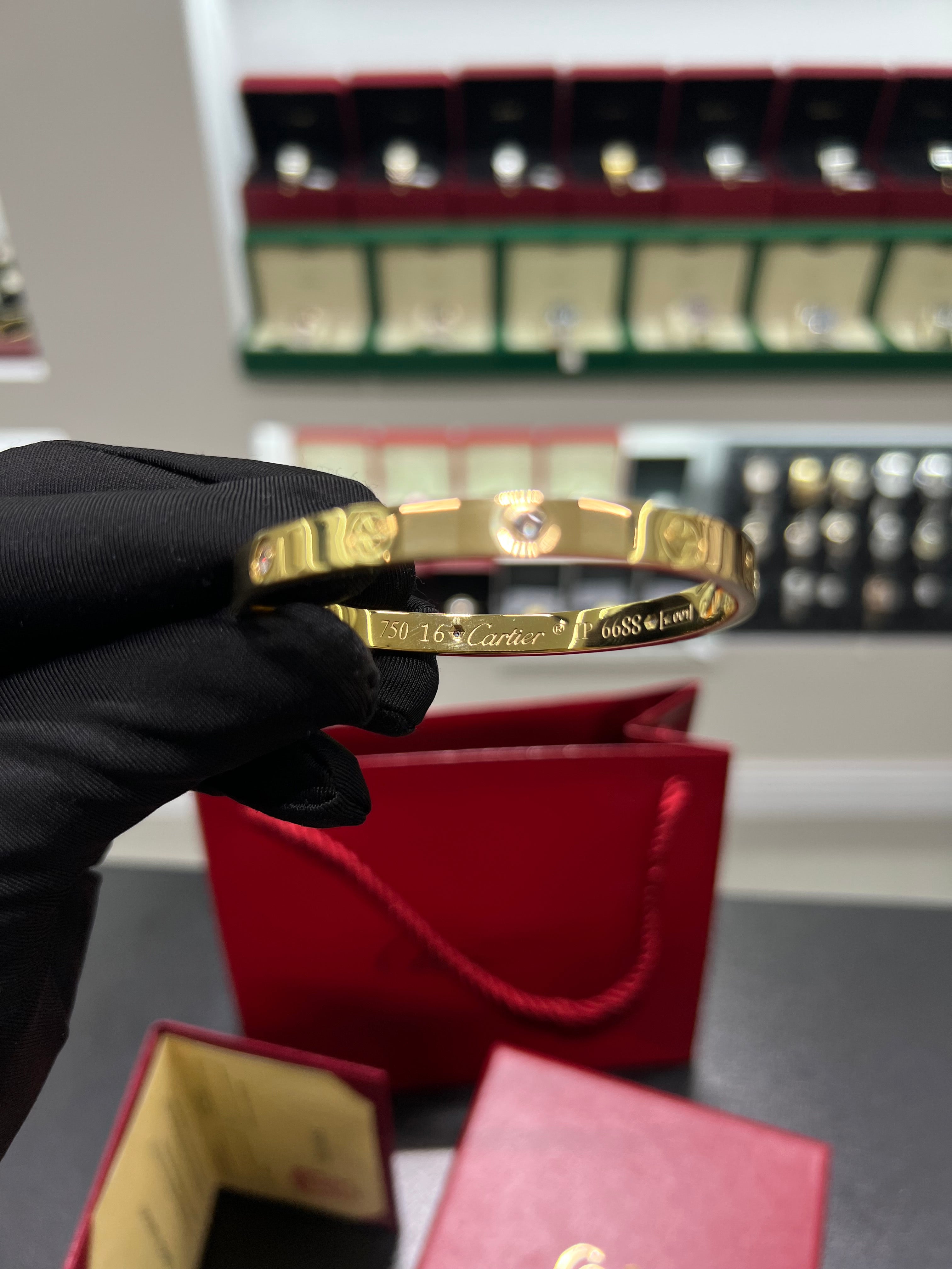 سوار Cartiėr LOVE ذهبي مرصع مقاس 16