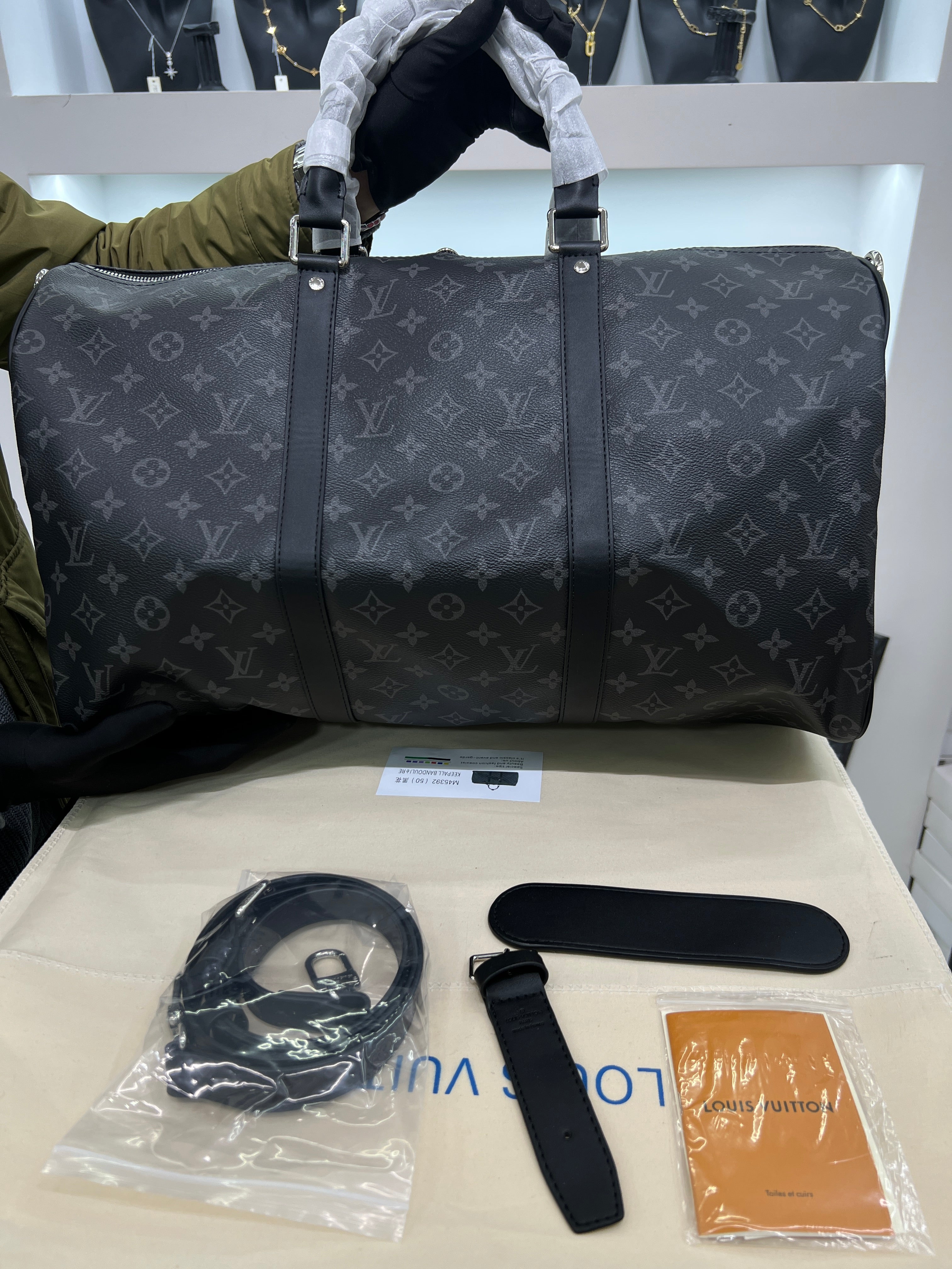 Keepall Bandoulière 55 – Monogram Eclipse