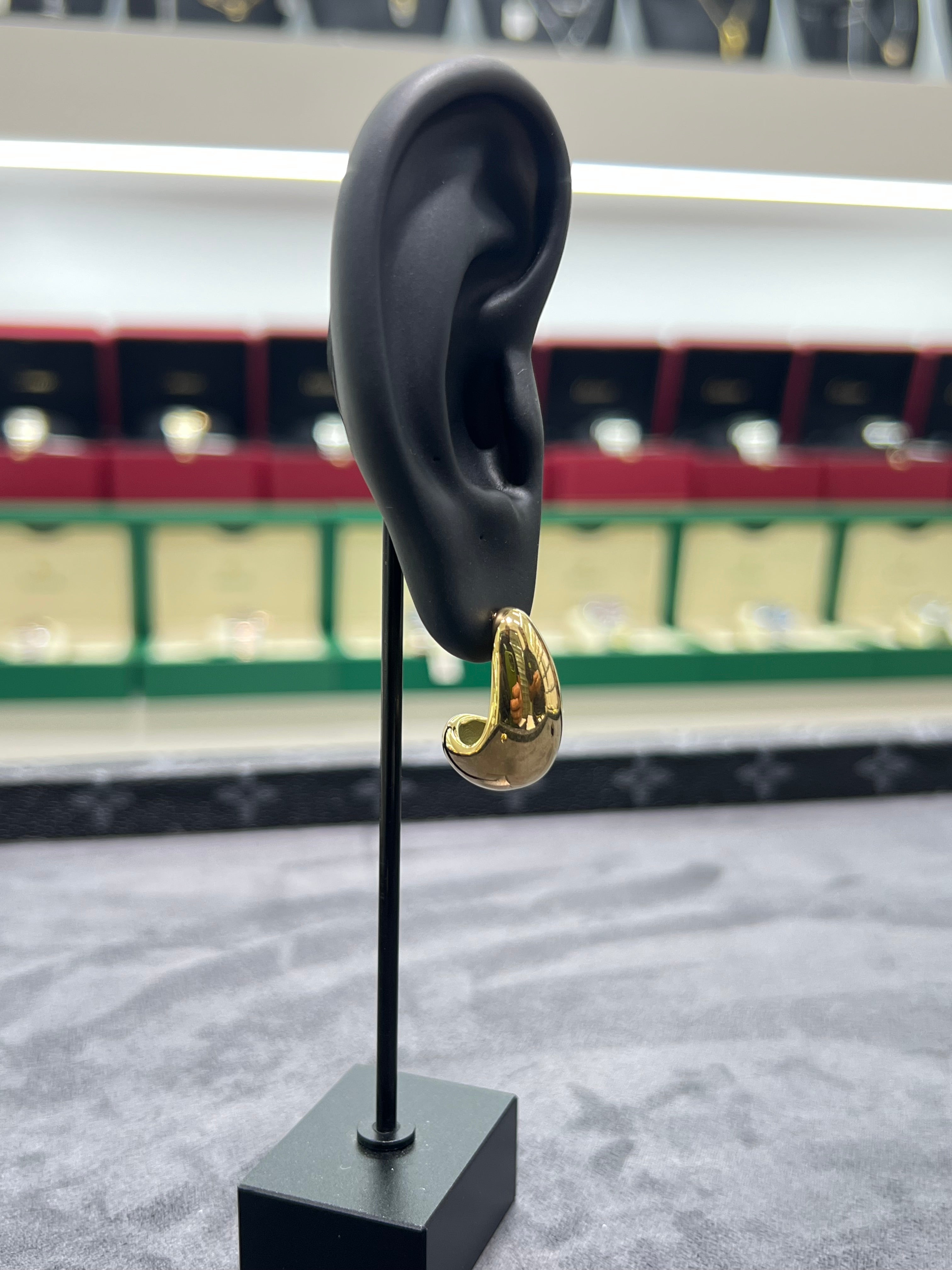 أقراط دمعه كبير