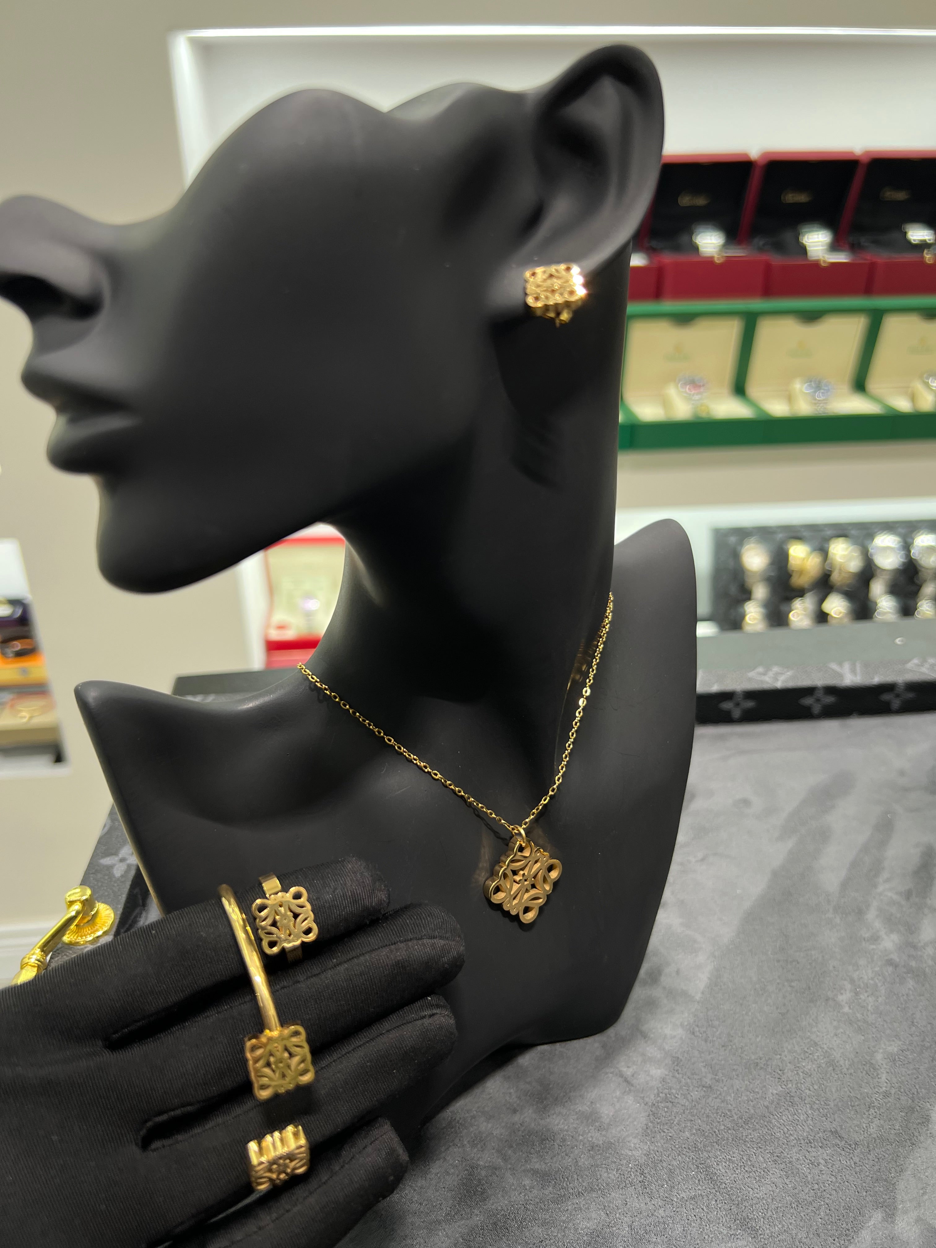 طقم لويفي بلخاتم