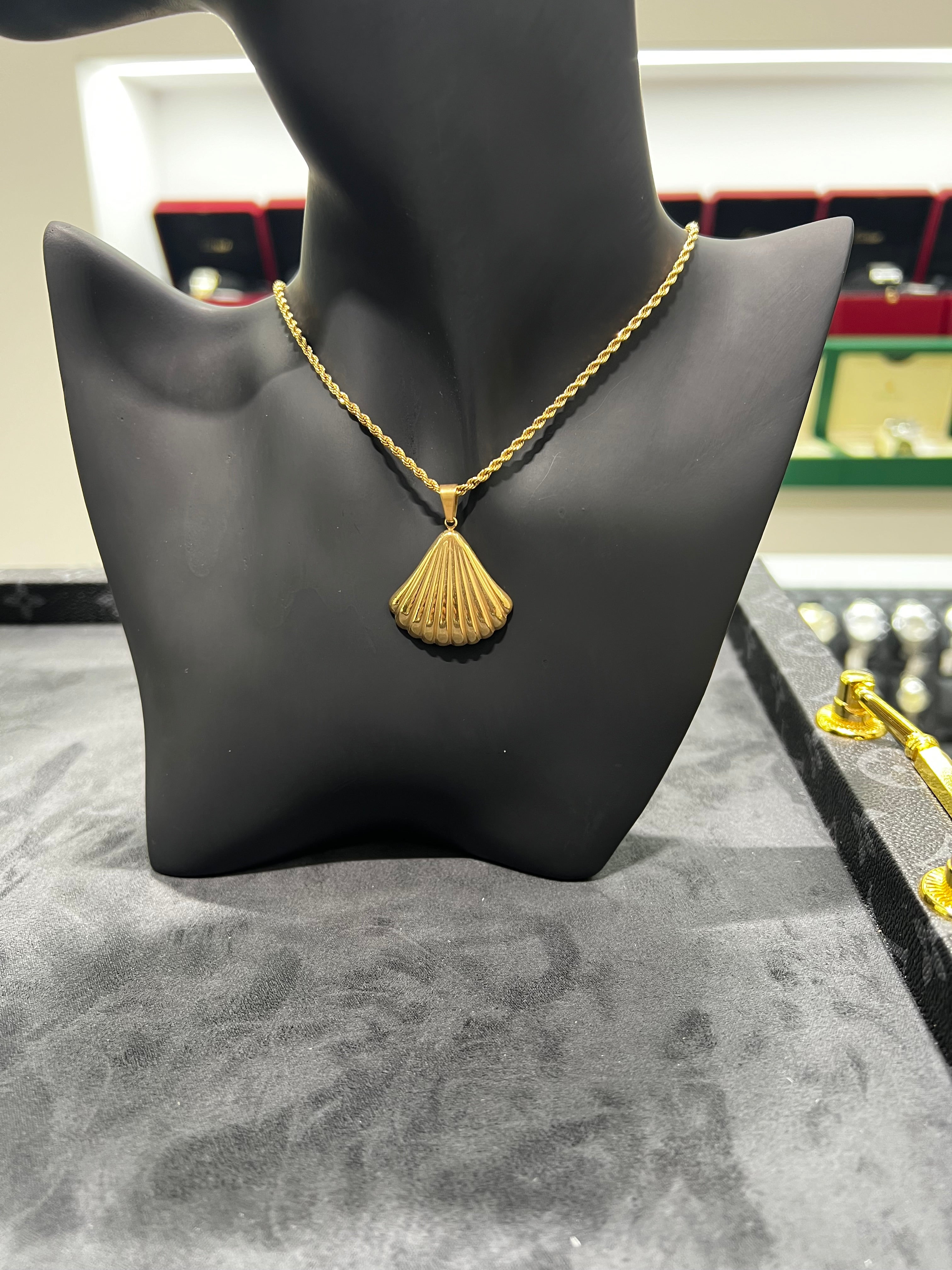 سلسال الصدفه كبير