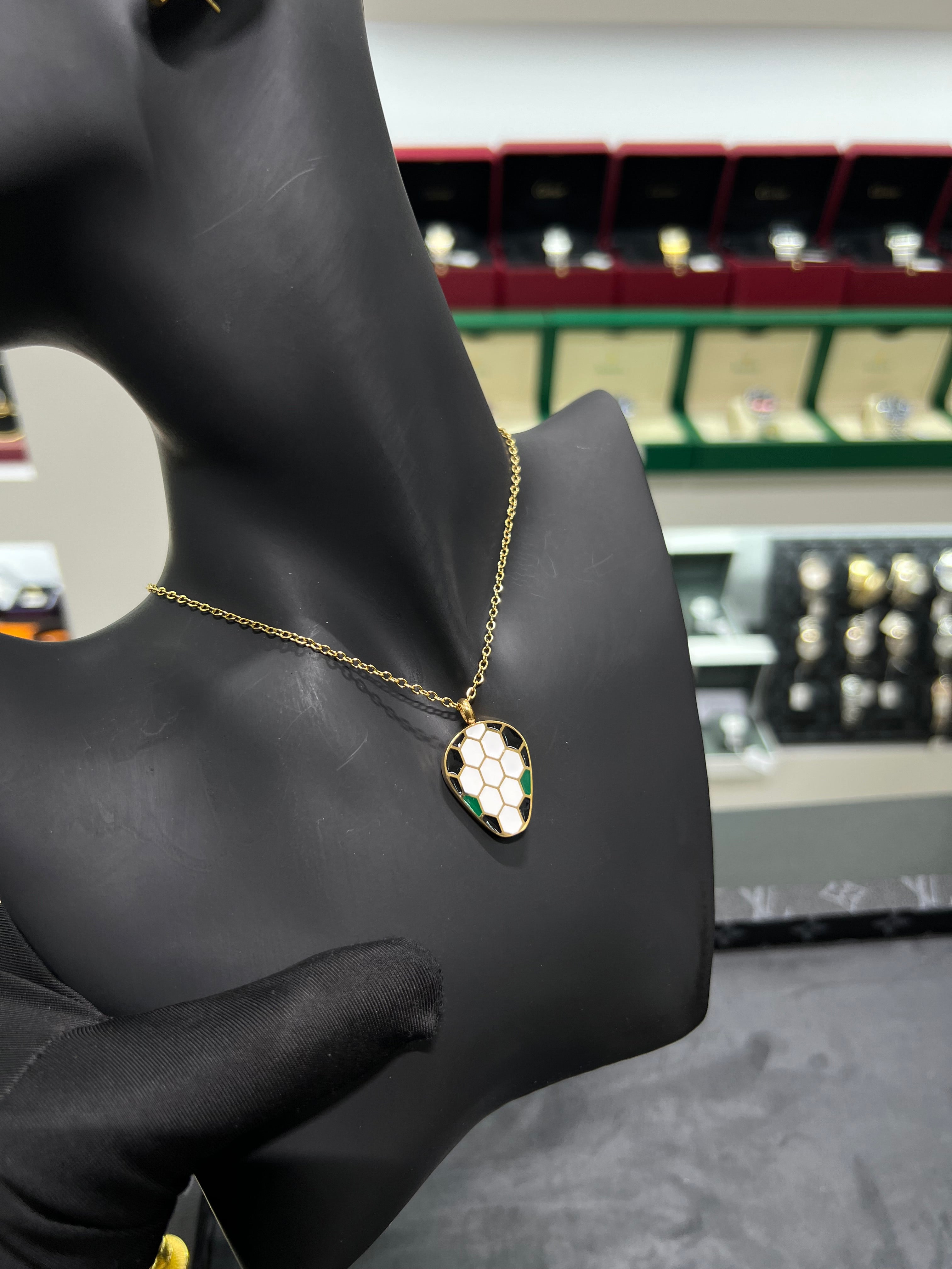 طقم بولغري قطعتين شعار الافعى الكبير