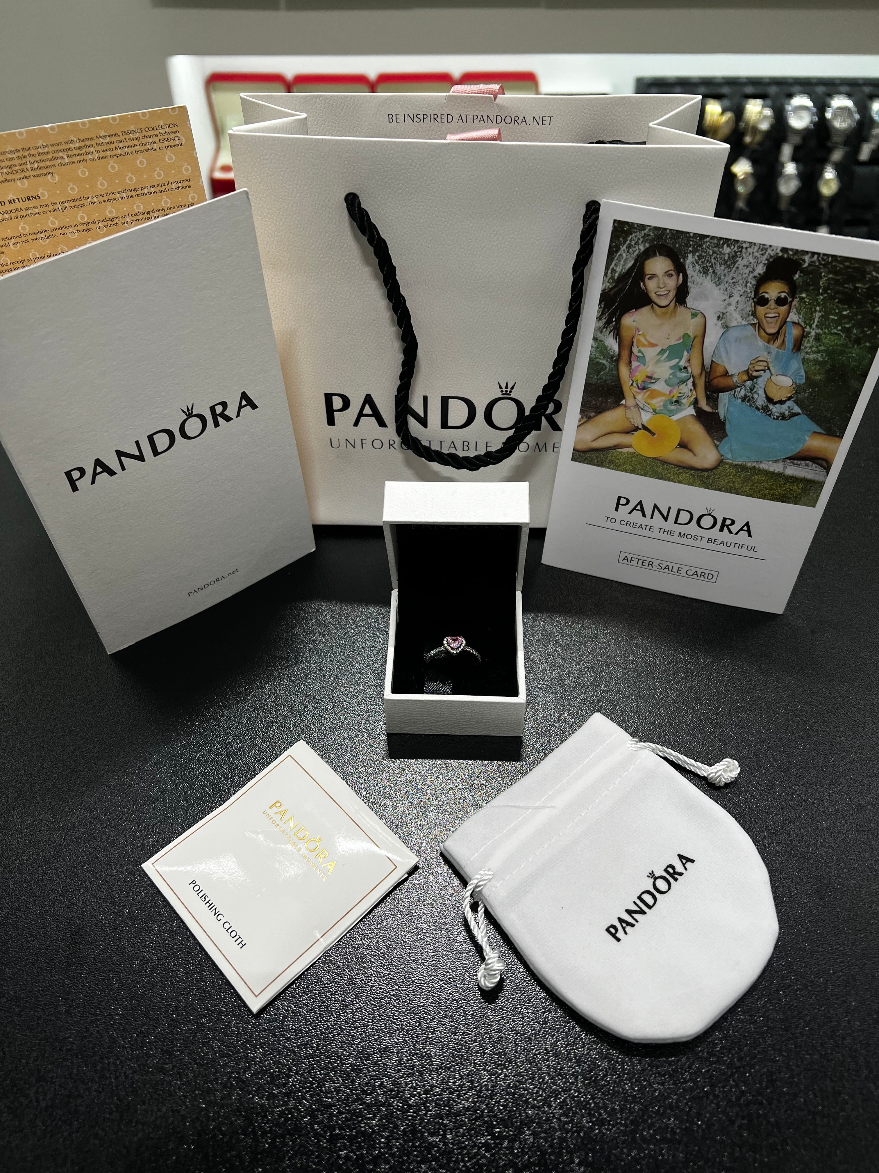 خاتم Pandōra القلب الوردي