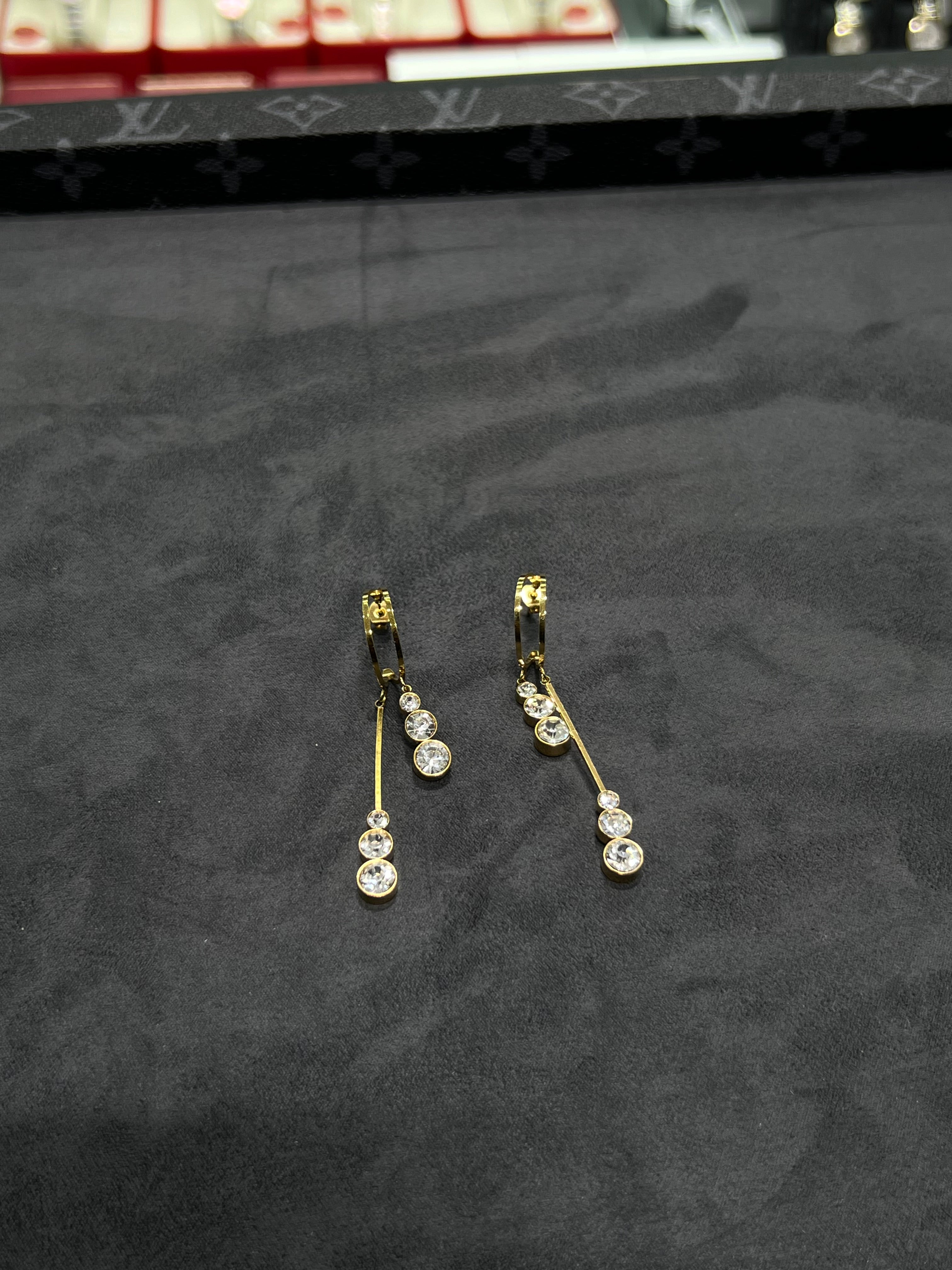 اقراط اذن الست احجار