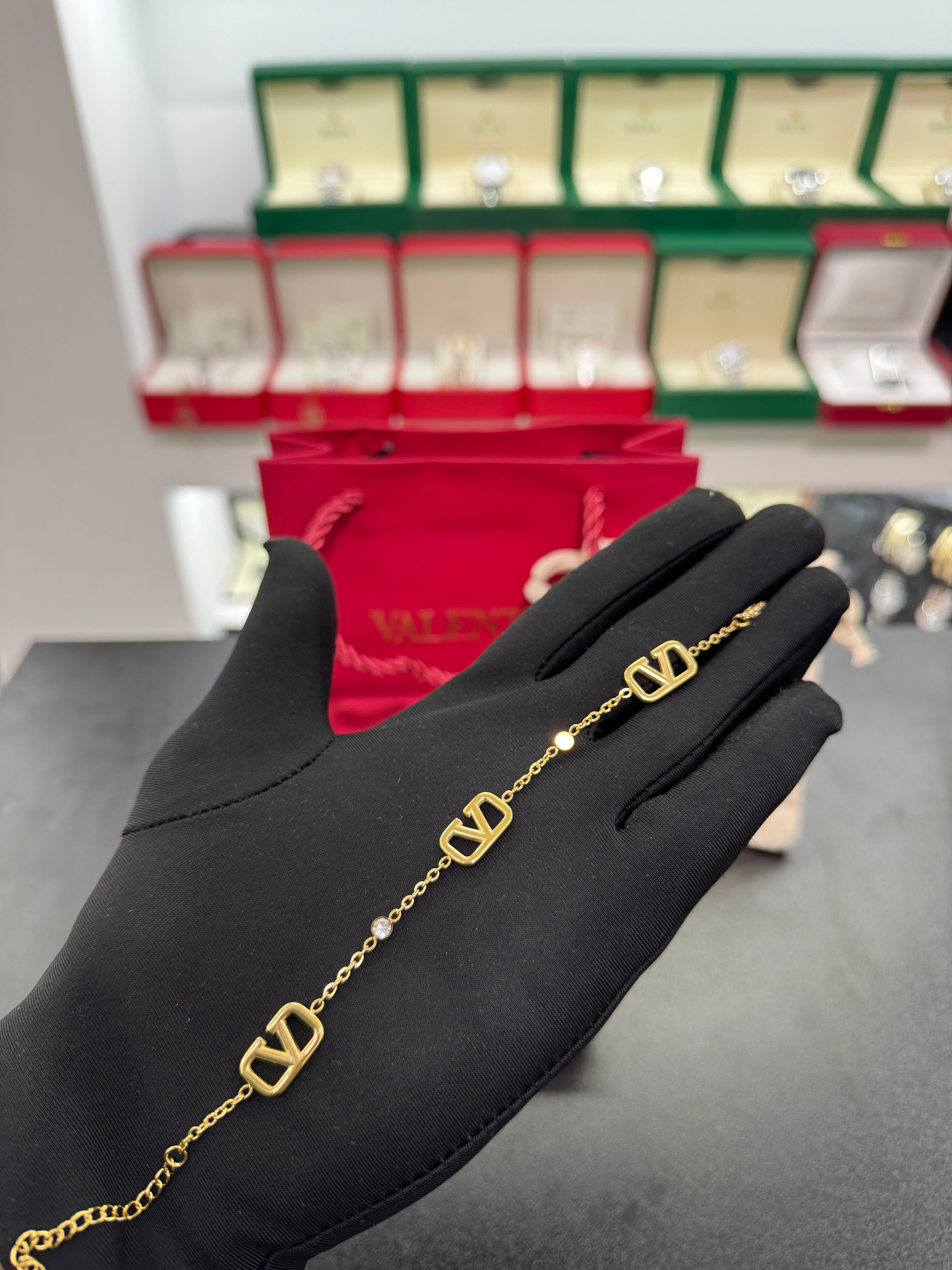 طقم فلانتينو بالخاتم