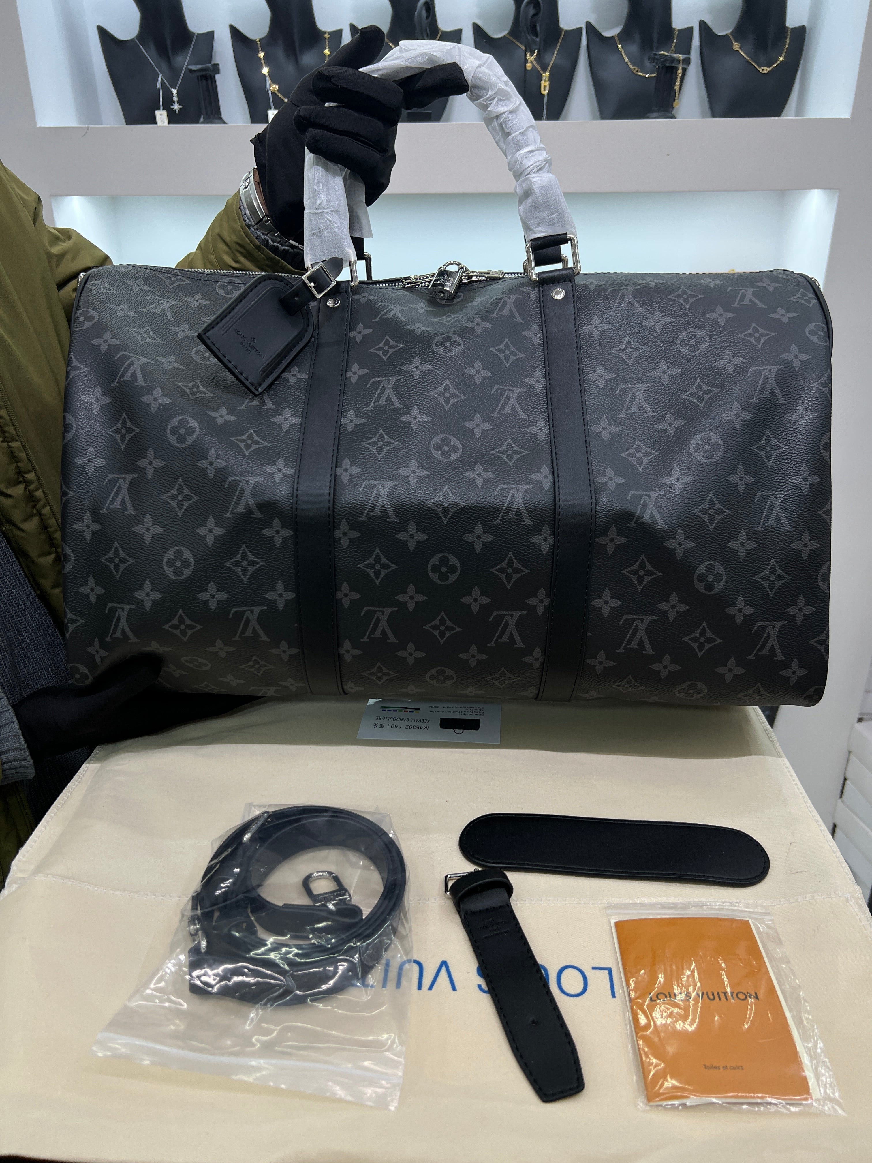 Keepall Bandoulière 55 – Monogram Eclipse