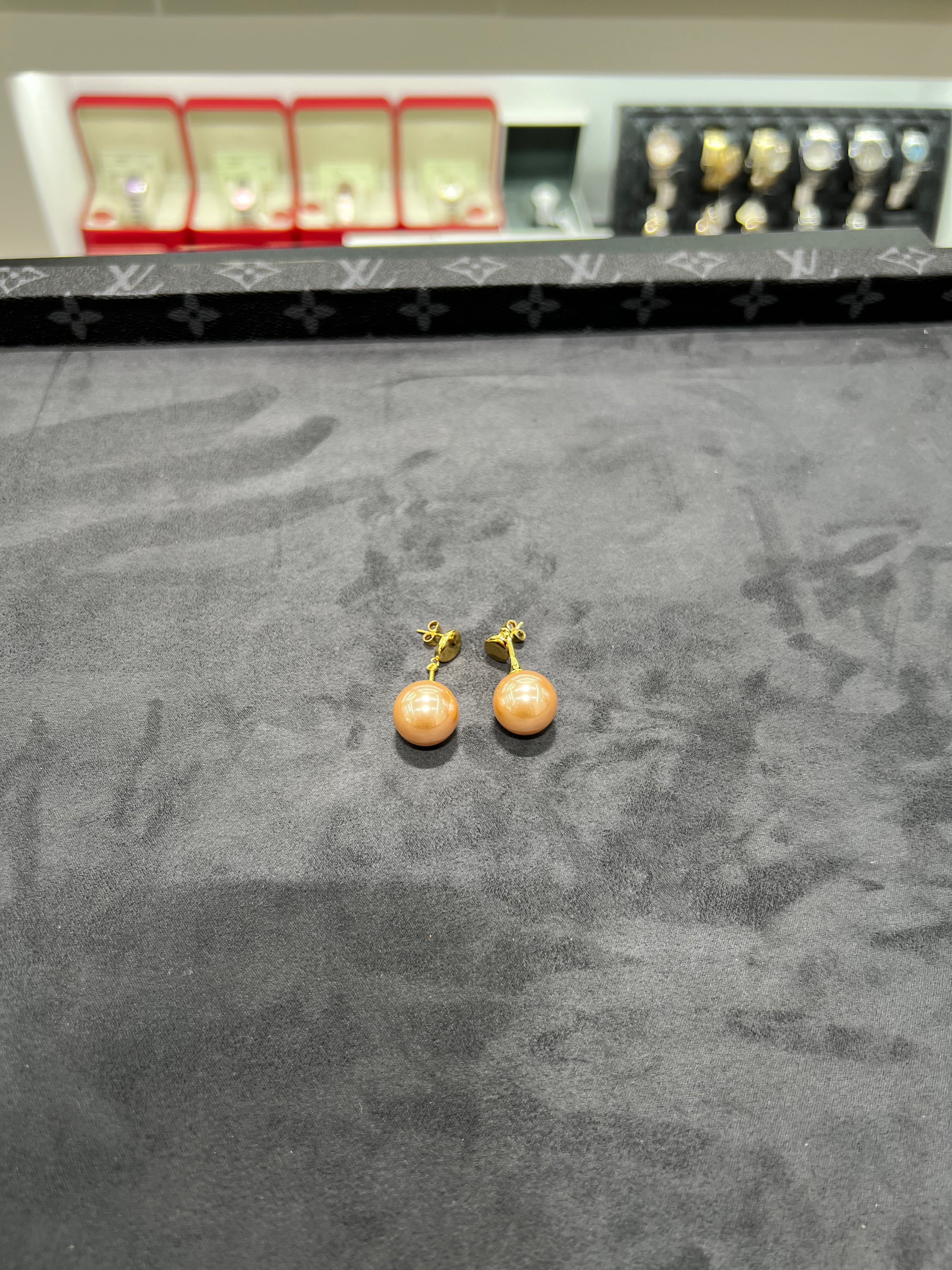 أقراط لؤلؤ المضيء