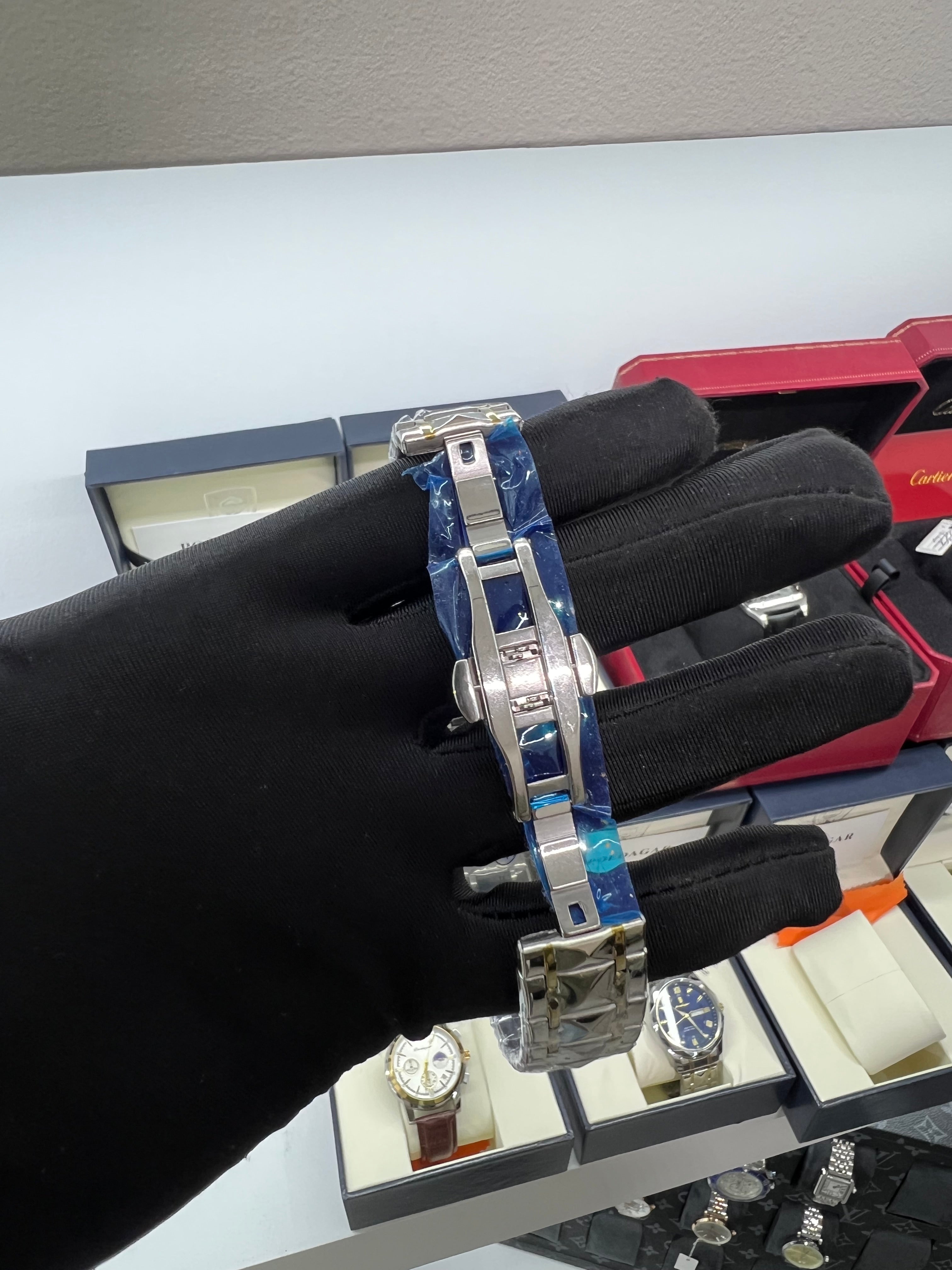 POÈDAGAR لون ابيض