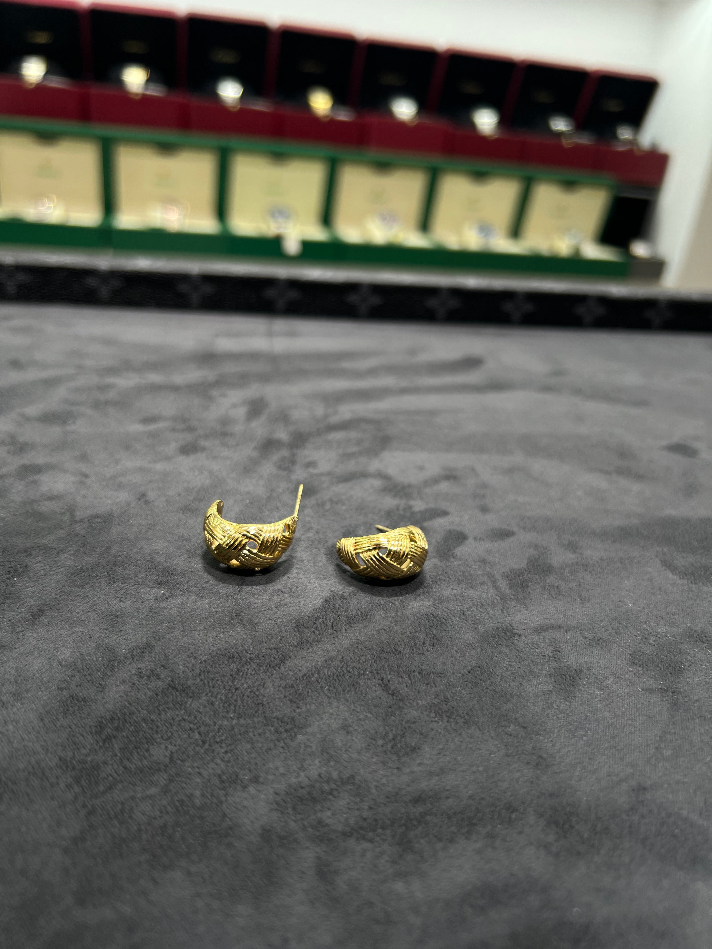 اقراط اذن المشبك