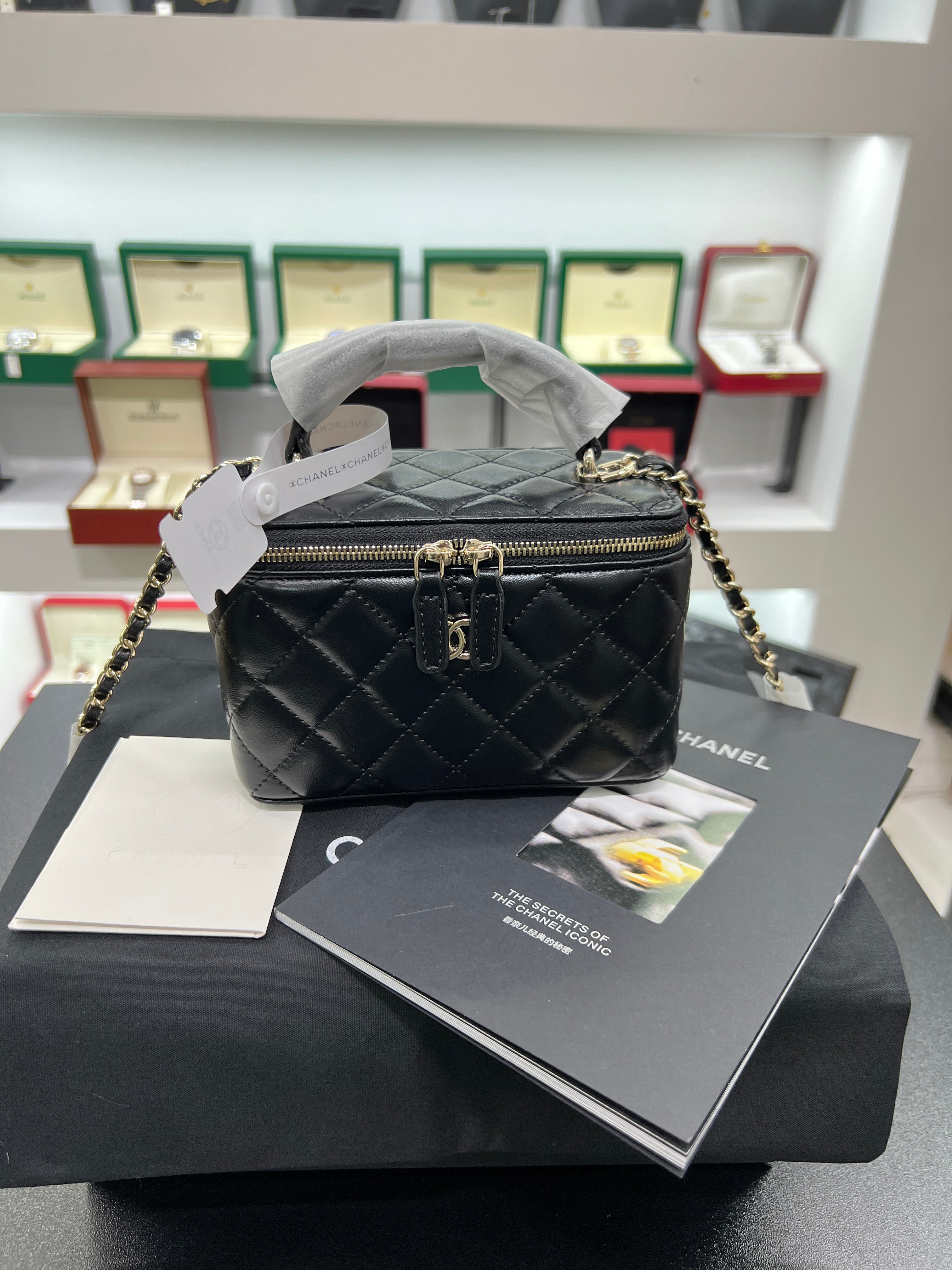 Vanity Case – Quilted Leather (Black)