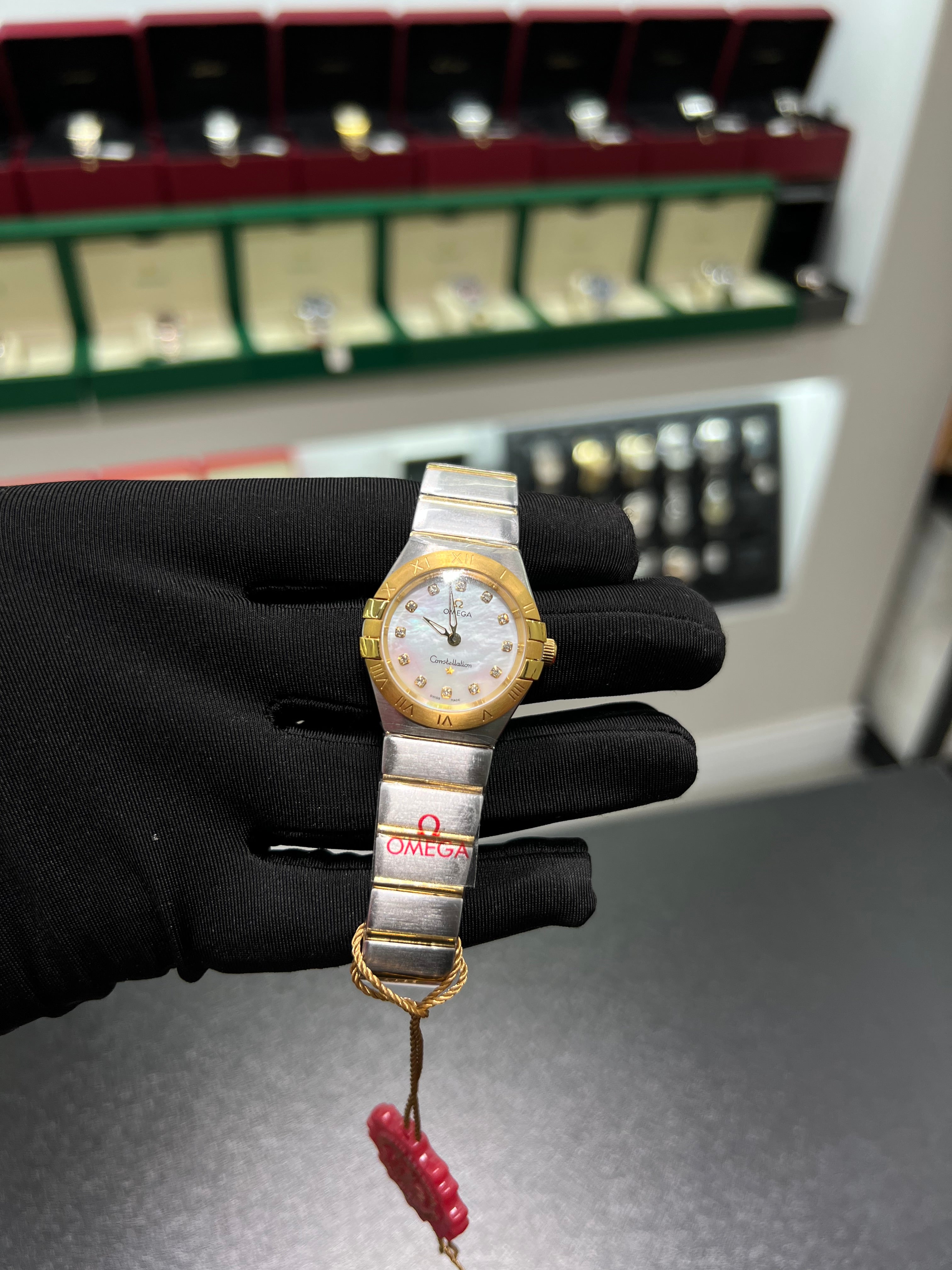 Constellation with mother-of-pearl dial