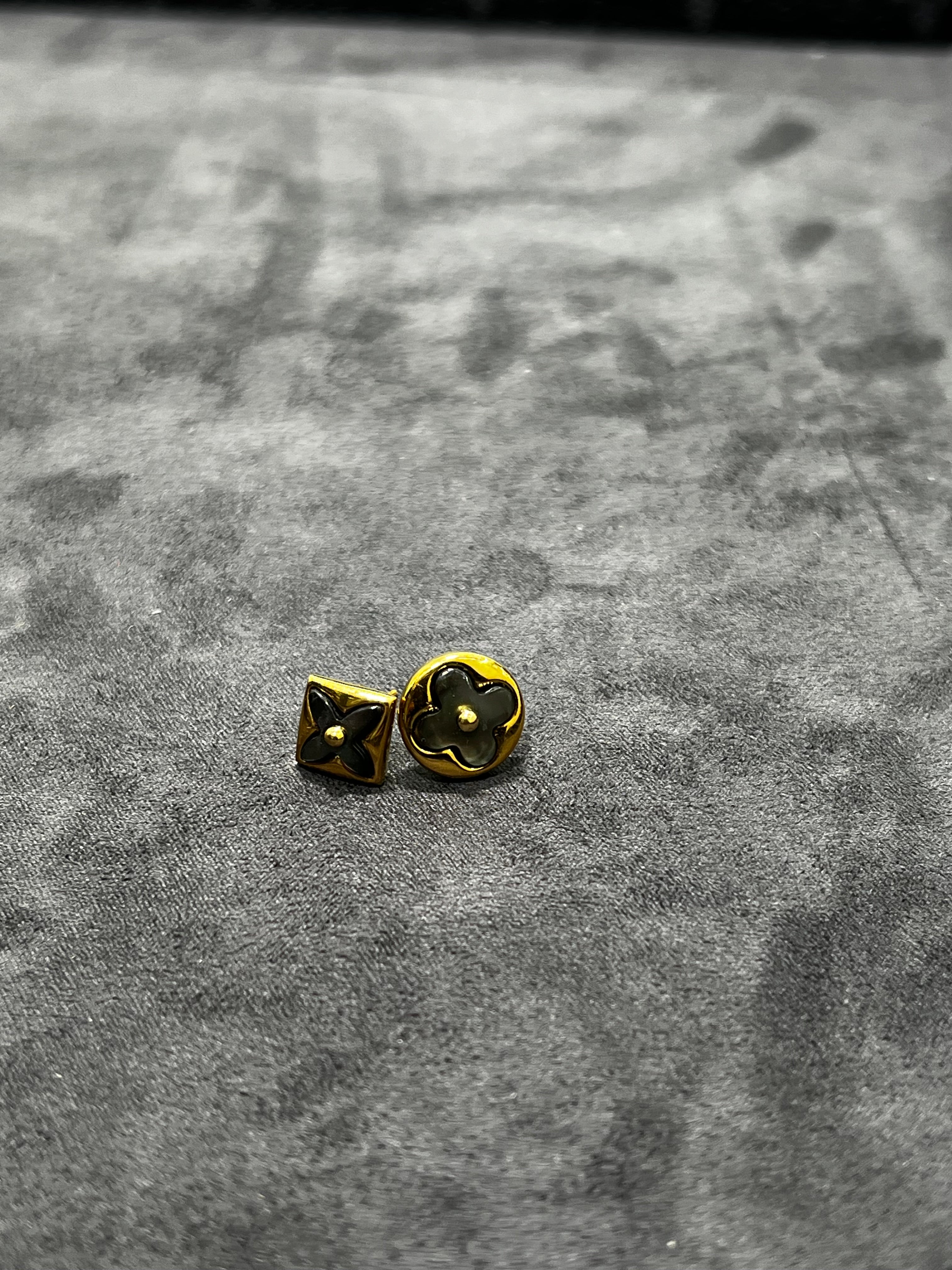 اقراط اذن LVحجر طبيعي الأسود