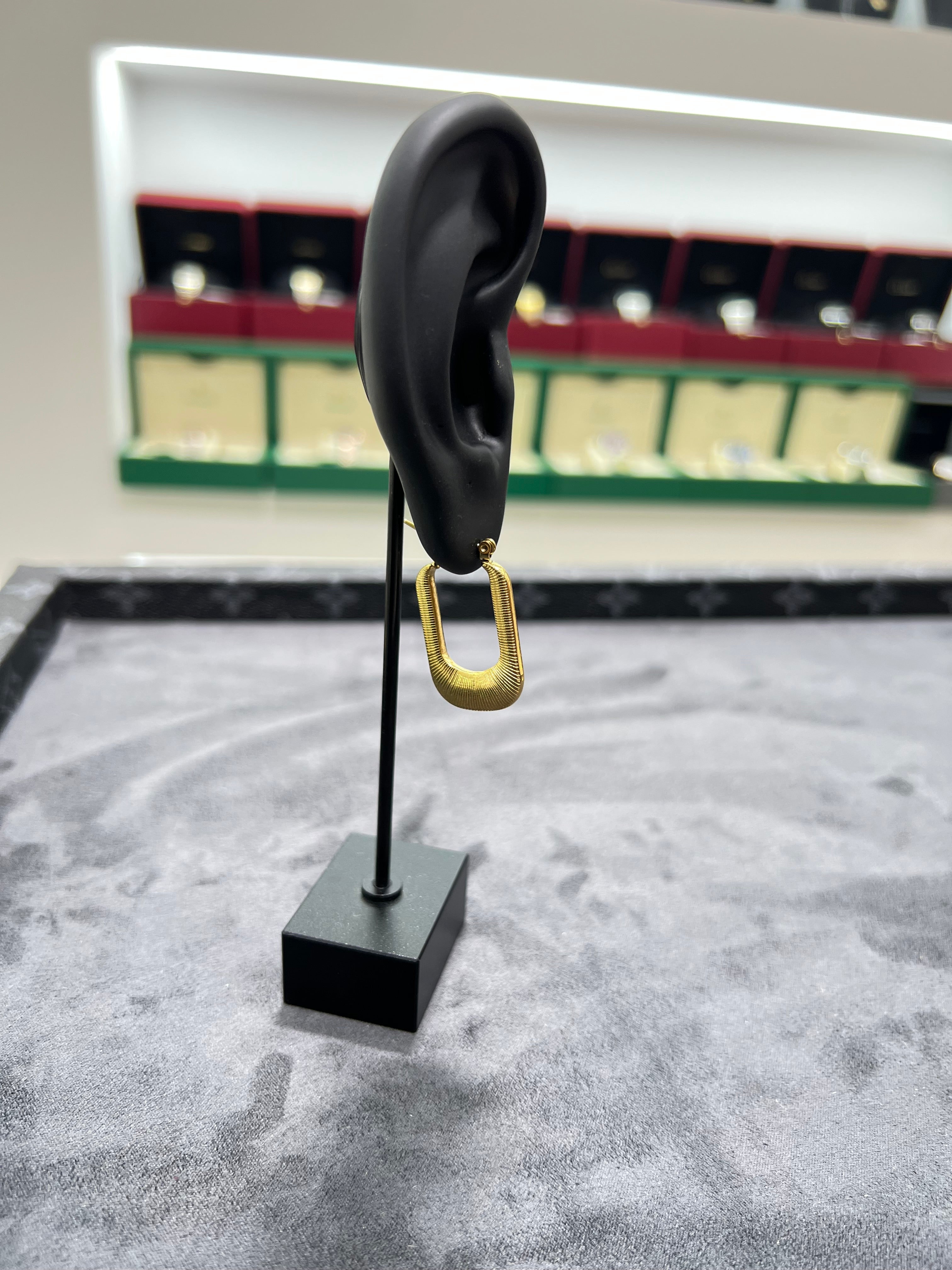 اقراط اذن المستطيل