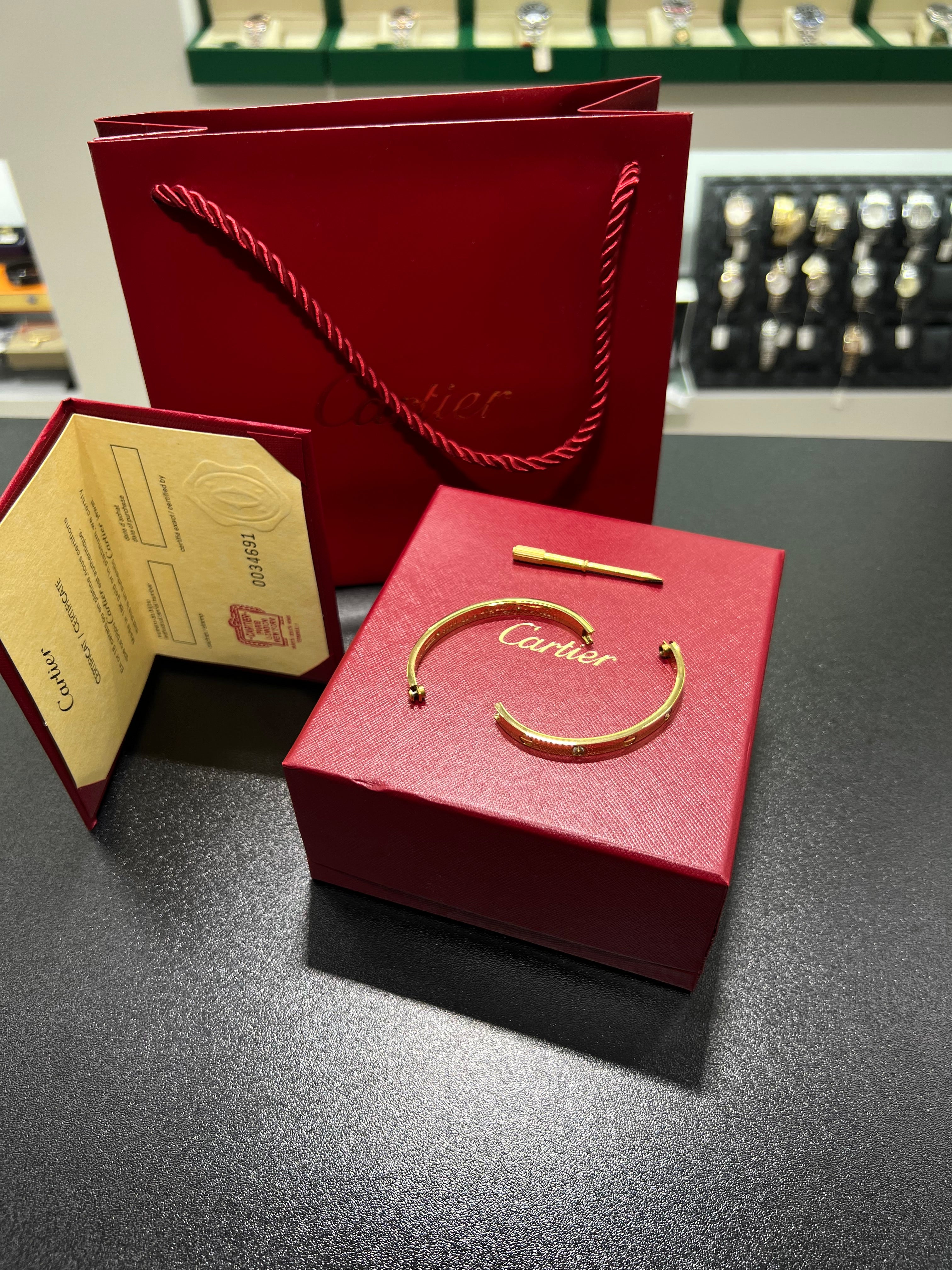 سوار Cartiėr LOVE ذهبي مرصع مقاس 16