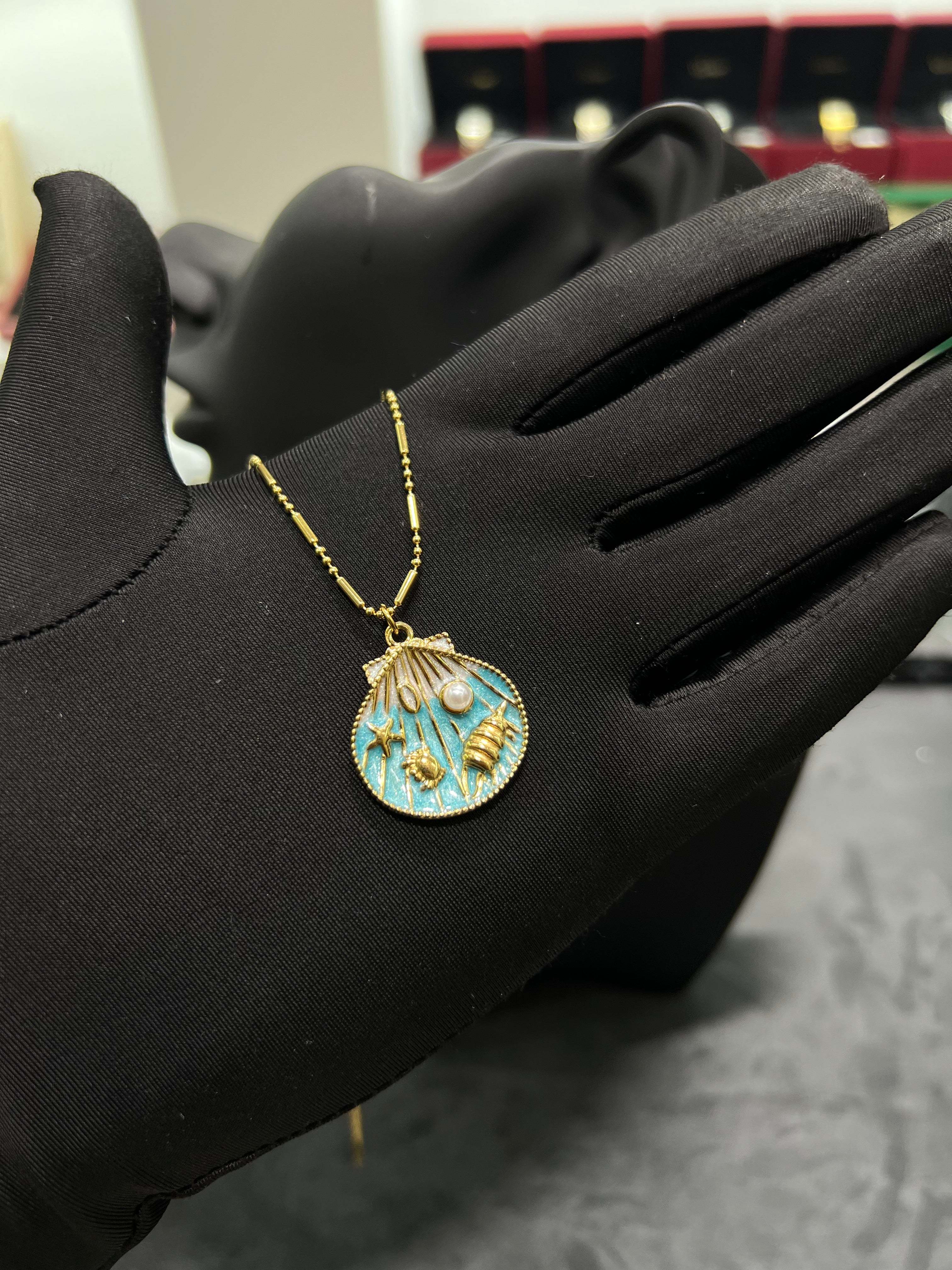 سلسال الصدفه الزرقاء